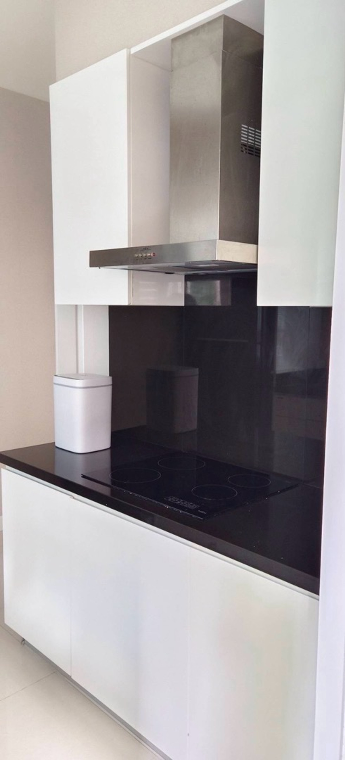 ให้เช่าบ้านสมุทรปราการ สำโรง : ให้เช่าบ้านเดี่ยว NARA BOTANIC SRINAKARIN ( นาราโบทานิค ศรีนครินทร์ )
🛏️ 3 ห้องนอน 🛁 3 ห้องน้ำ 🚗 2 ที่จอดรถ ขนาด 50 ตรว. พื้นที่ใช้สอย 185 ตรม. ✨ ราคา 65,000 บาท ✨ 