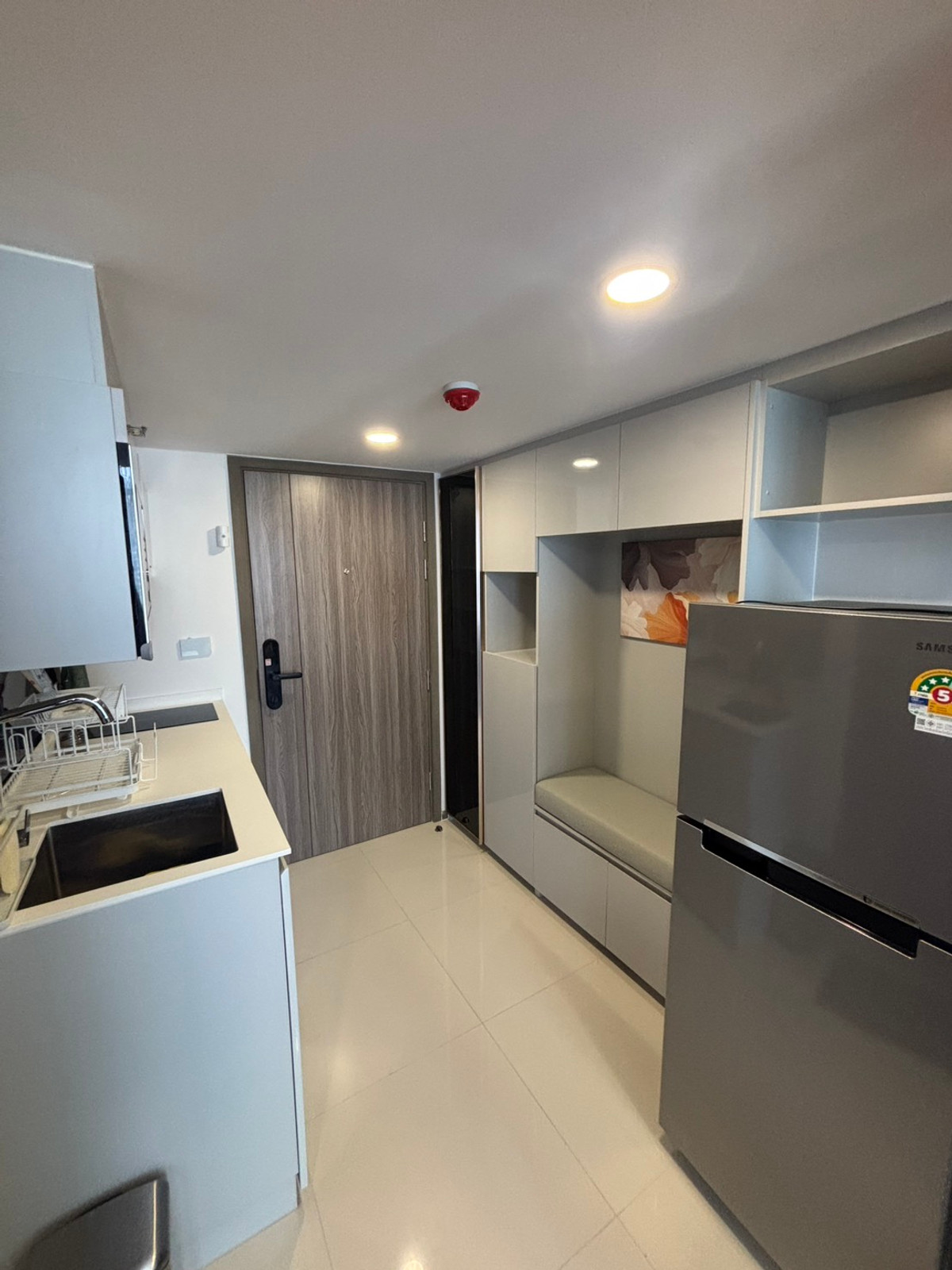 For RentCondoOnnut, Udomsuk : For rent: KnightsBridge Space Sukhumvit–Rama 4 | High ceiling Duplex | Near MRT Thailand Convention Centre | Fully furnished, ready to move in.