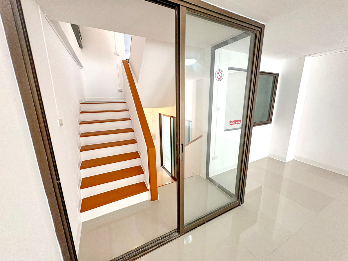 ขายทาวน์โฮมพระราม 9 เพชรบุรีตัดใหม่ RCA : CB001♛♚ทาวน์เฮ้าส์ 6 ห้องนอน ขาย⚝อินทามระ♜MRT สุทธิสาร∞065-9423251,099-5919653▚Line@sureresidence