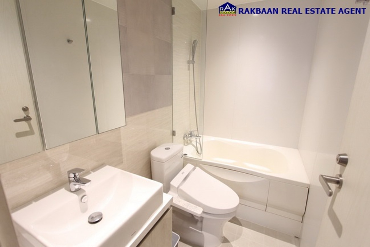 For RentCondoSukhumvit, Asoke, Thonglor : Condo for rent Runesu Runesu Thonglor Sukhumvit 33.37 sq m, 1 bedroom, 1 bathroom, fully furnished, ready to move in, on the 2nd floor (same floor as the onsen)