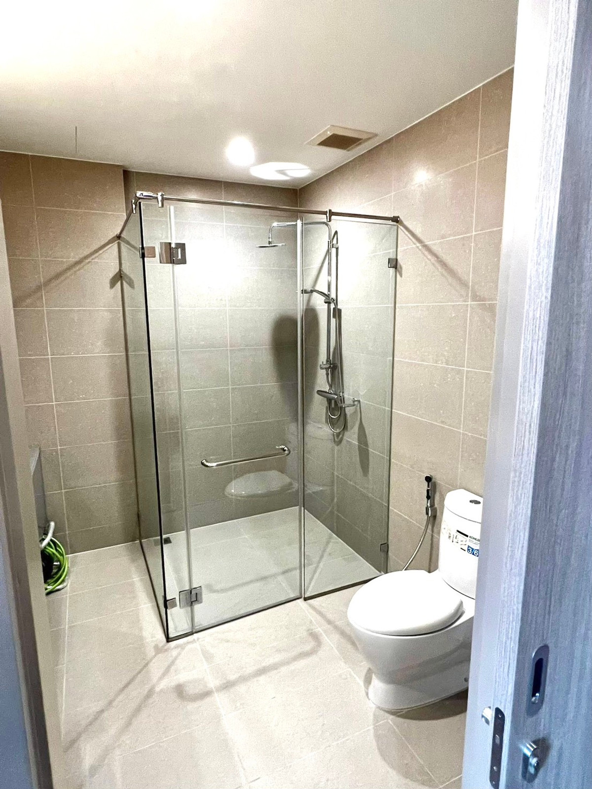 ให้เช่าคอนโดวิทยุ ชิดลม หลังสวน : ให้เช่า คอนโด  Noble Ploenchit 2 ห้องนอน ลิฟท์ส่วนตัว ใกล้ BTS เพลินจิต  ใกล้ Central Embassy & Central Chidlom