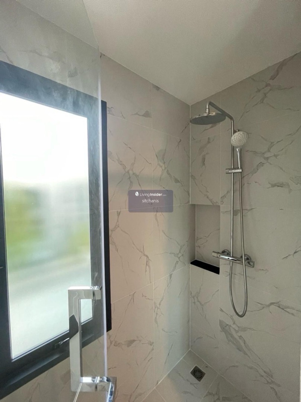 For SaleTownhomeKasetsart, Ratchayothin : Single house for sale Baan Klang Muang Classe Ratchayothin (ClasseRatchayothin) 
 never rented out, Garnetta type, area 40 sq m., usable area 214 sq m., 2 bedrooms, 3 bathrooms, 1 living room, 2nd floor, living room, 1 kitchen, 2 parking spaces 
 
 The on