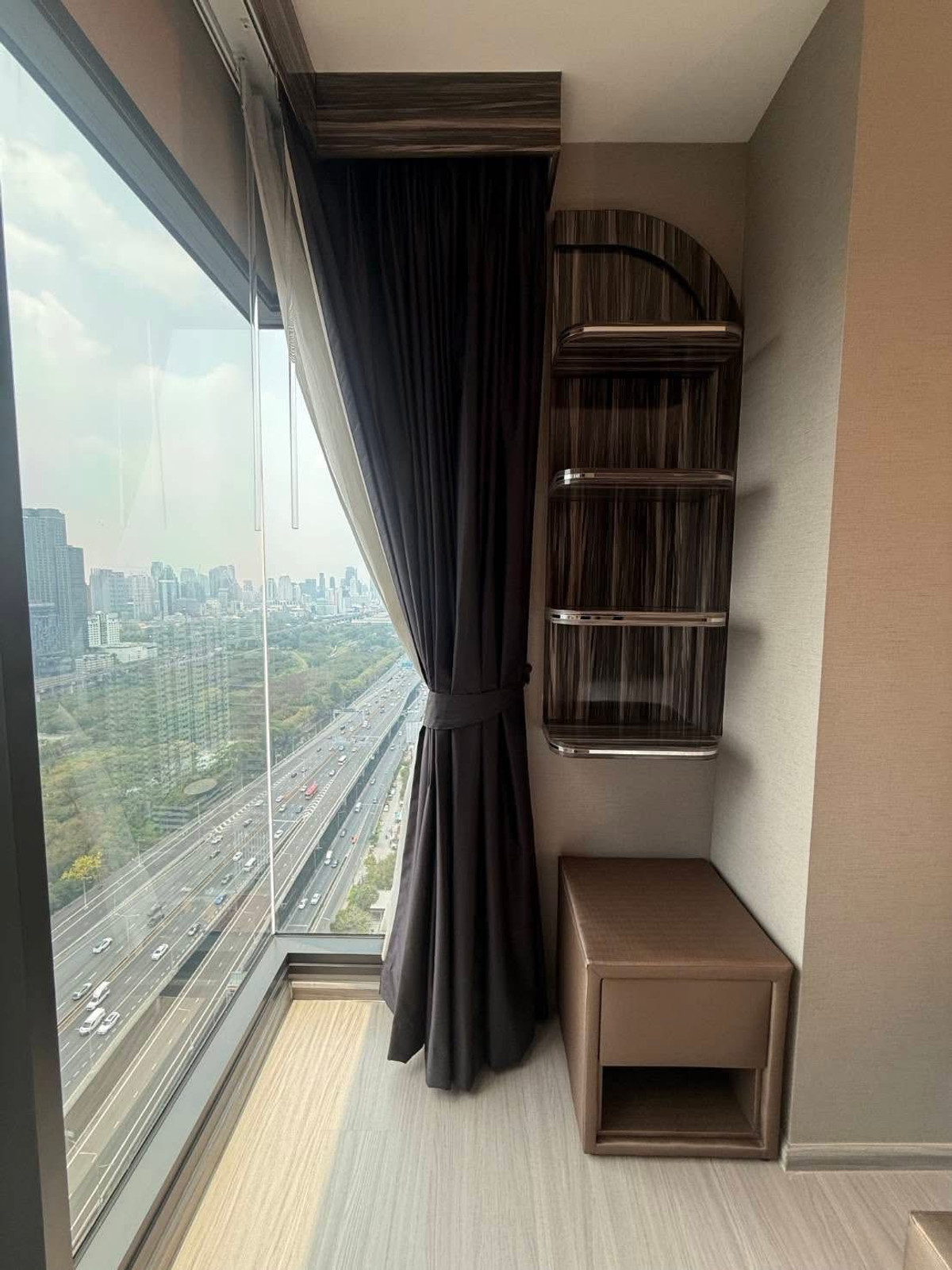 For RentCondoRama9, Petchburi, RCA : For Rent: Life Asoke Hype, 45,000 THB [TTr260303]