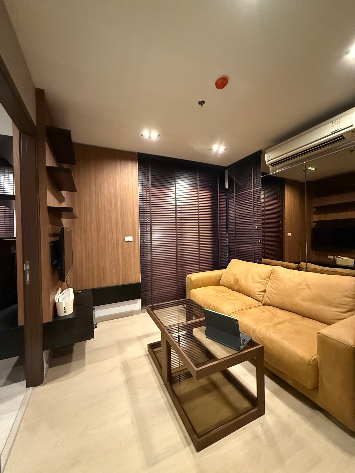 ให้เช่าคอนโดพระราม 9 เพชรบุรีตัดใหม่ RCA : เช่า Rhythm Asoke ห้องมุม ห้องใหม่พร้อมเข้าอยู่ใจกลางพระราม 9