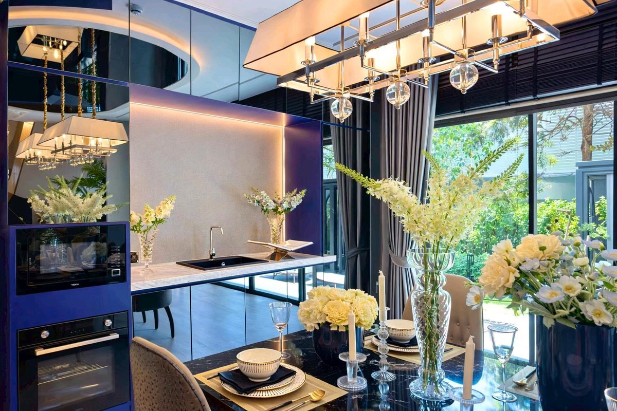 ขายบ้านเกษตร นวมินทร์ ลาดปลาเค้า : ขาย ◈ Grand Bangkok Boulevard Ramintra–Kaset Nawamin ◈ บ้านตัวอย่างแปลงพิเศษ 300 ตร.วา • ได้ทุกอย่างตามภาพราคาขาย 119,000,000 บาท