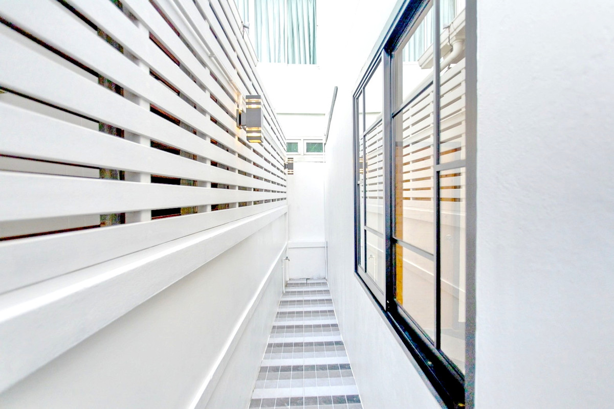 For SaleHome OfficeRatchadapisek, Huaikwang, Suttisan : CB081♛♚Home office 4 bedrooms for sale⚝Huai Khwang♜MRT Huai Khwang∞065-9423251,099-5919653▚Line@sureresidence