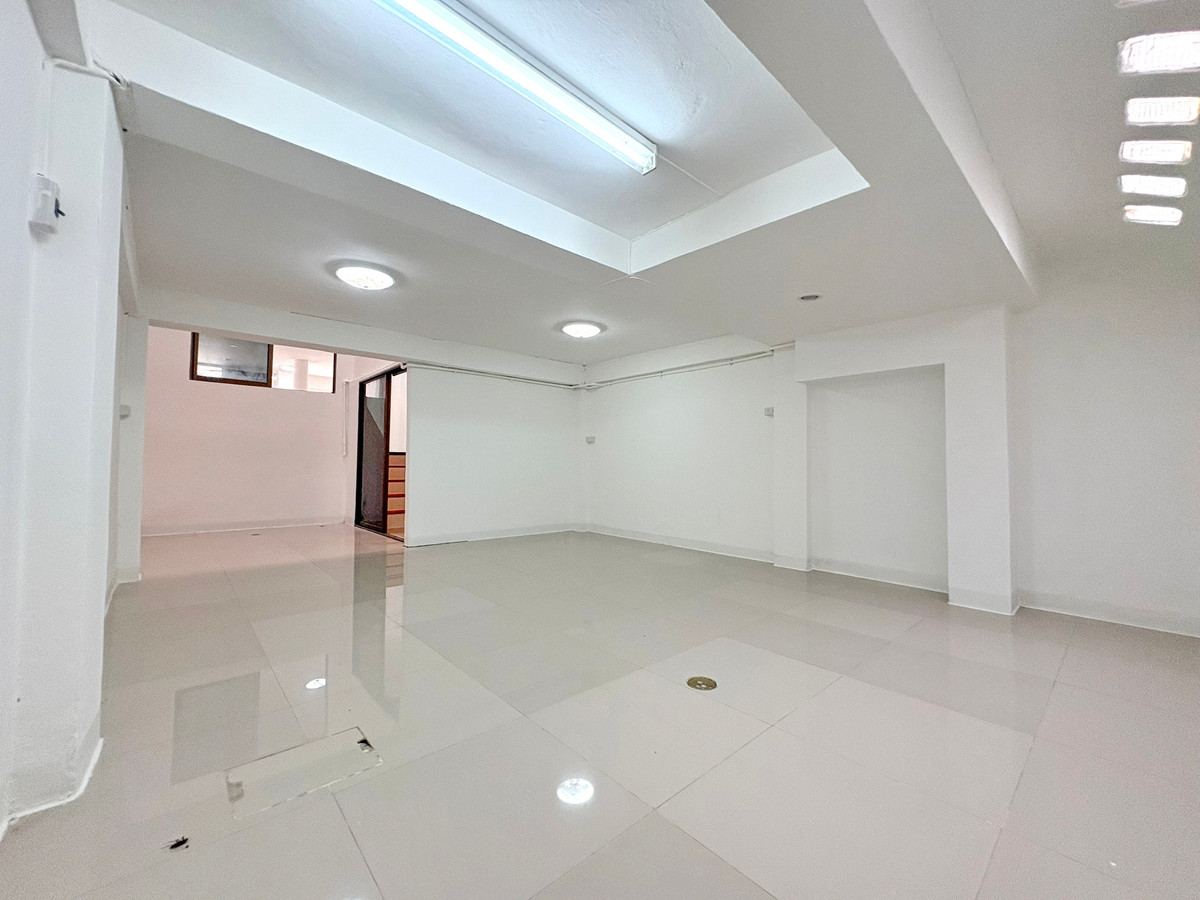 ขายทาวน์โฮมพระราม 9 เพชรบุรีตัดใหม่ RCA : CB001♛♚ทาวน์เฮ้าส์ 6 ห้องนอน ขาย⚝อินทามระ♜MRT สุทธิสาร∞065-9423251,099-5919653▚Line@sureresidence