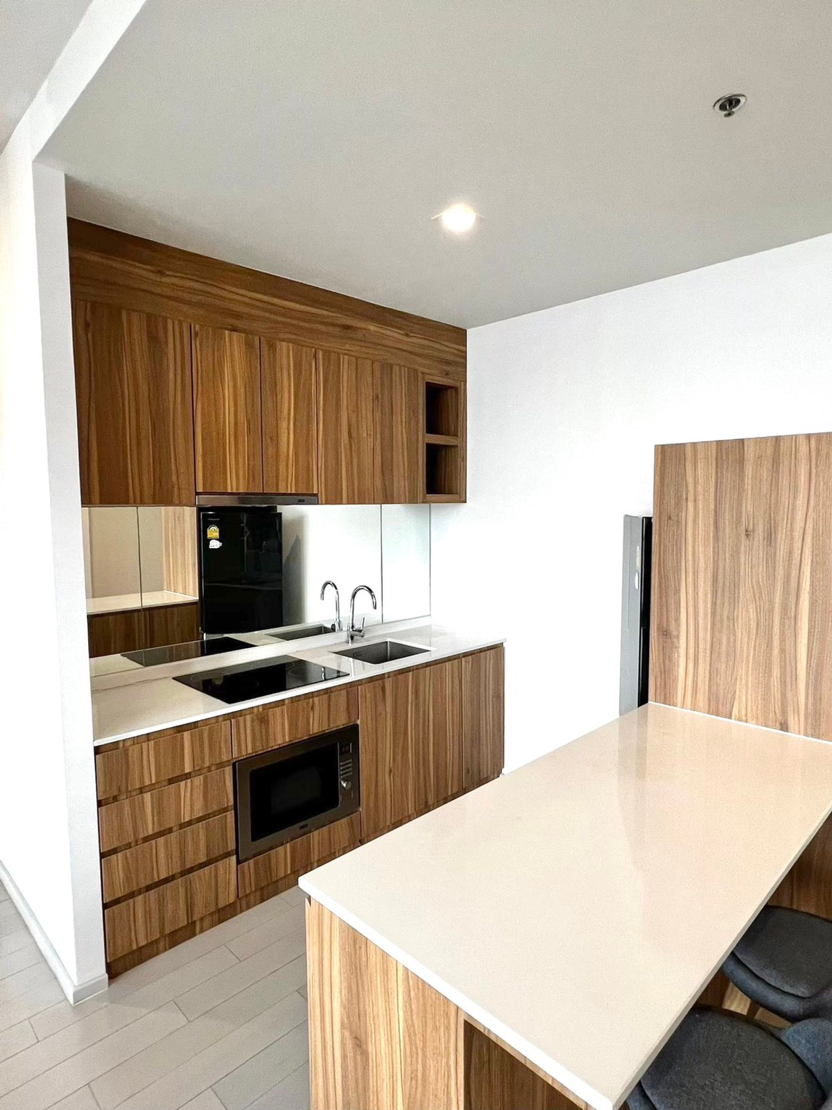 ให้เช่าคอนโดวิทยุ ชิดลม หลังสวน : ให้เช่า คอนโด  Noble Ploenchit 2 ห้องนอน ลิฟท์ส่วนตัว ใกล้ BTS เพลินจิต  ใกล้ Central Embassy & Central Chidlom