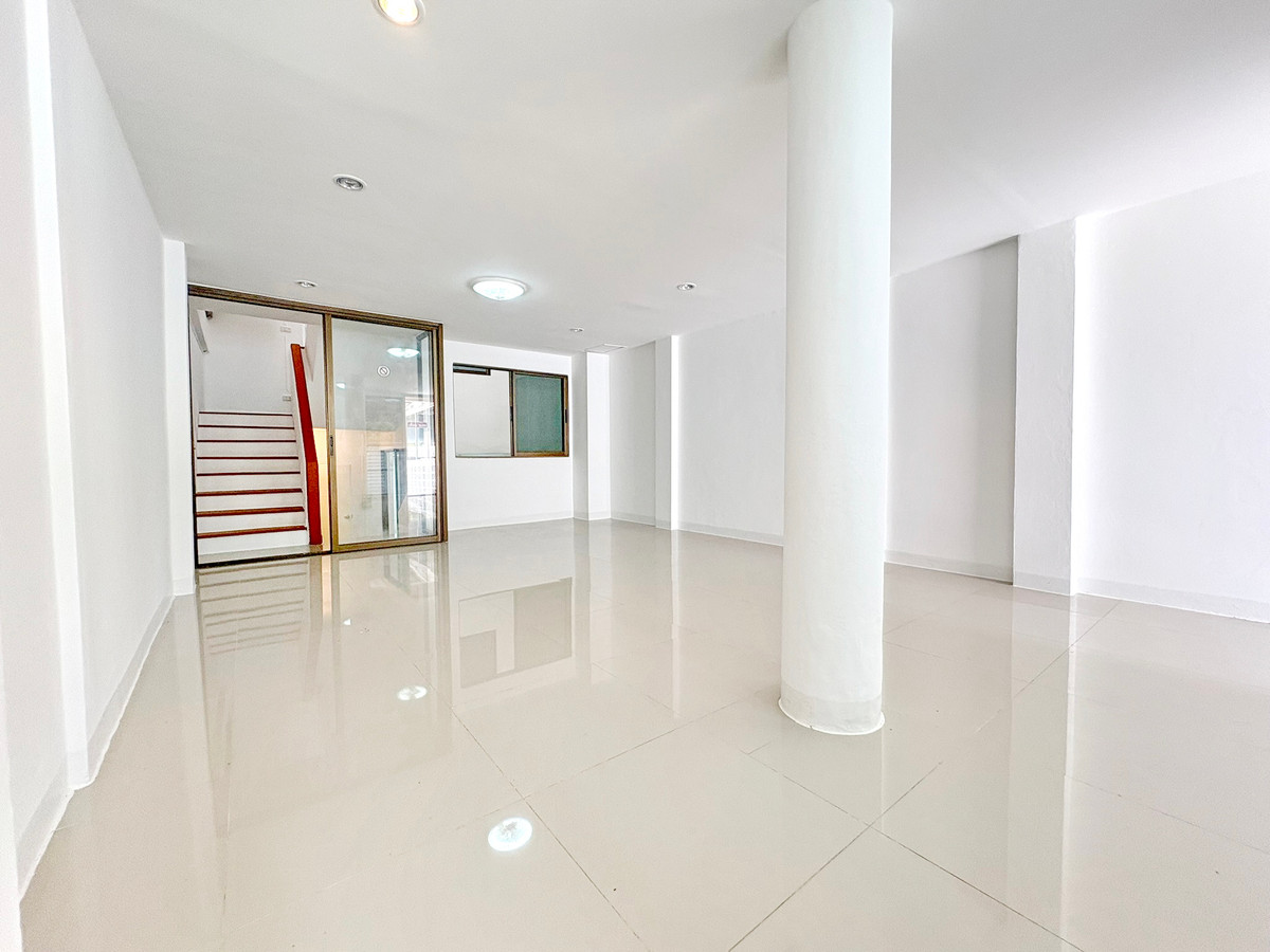 ขายทาวน์โฮมพระราม 9 เพชรบุรีตัดใหม่ RCA : CB001♛♚ทาวน์เฮ้าส์ 6 ห้องนอน ขาย⚝อินทามระ♜MRT สุทธิสาร∞065-9423251,099-5919653▚Line@sureresidence