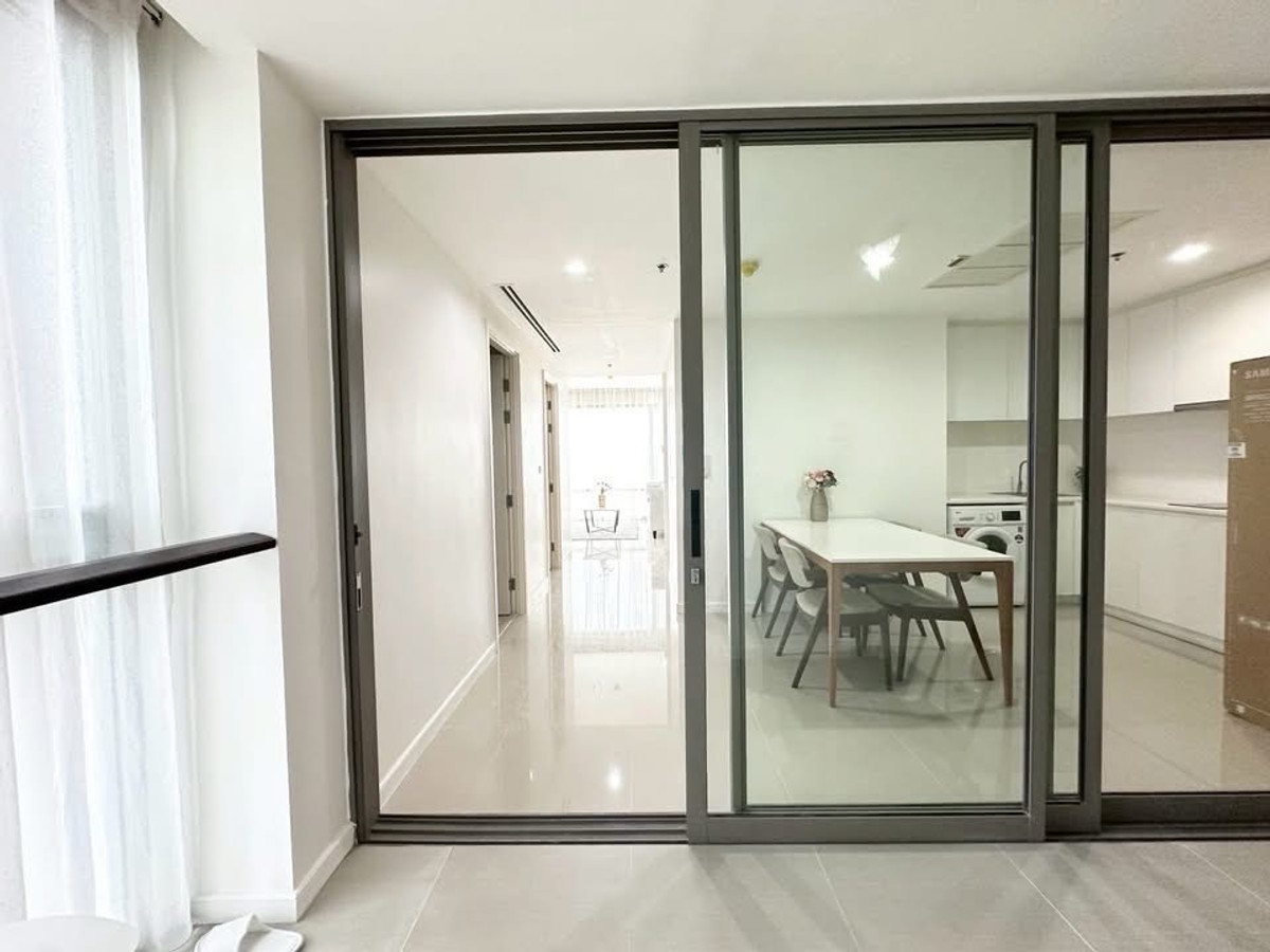 For RentCondoRama3 (Riverside),Satupadit : 🏢 StarView Rama 3 (StarView Rama 3)
(D6902013)
✨ Luxury condo with Chao Phraya River view, highest private in Rama 3 zone.

💰 For sale: 11.11 million baht (transfer fee 50/50)
💰 Rent: 39,500 baht / month