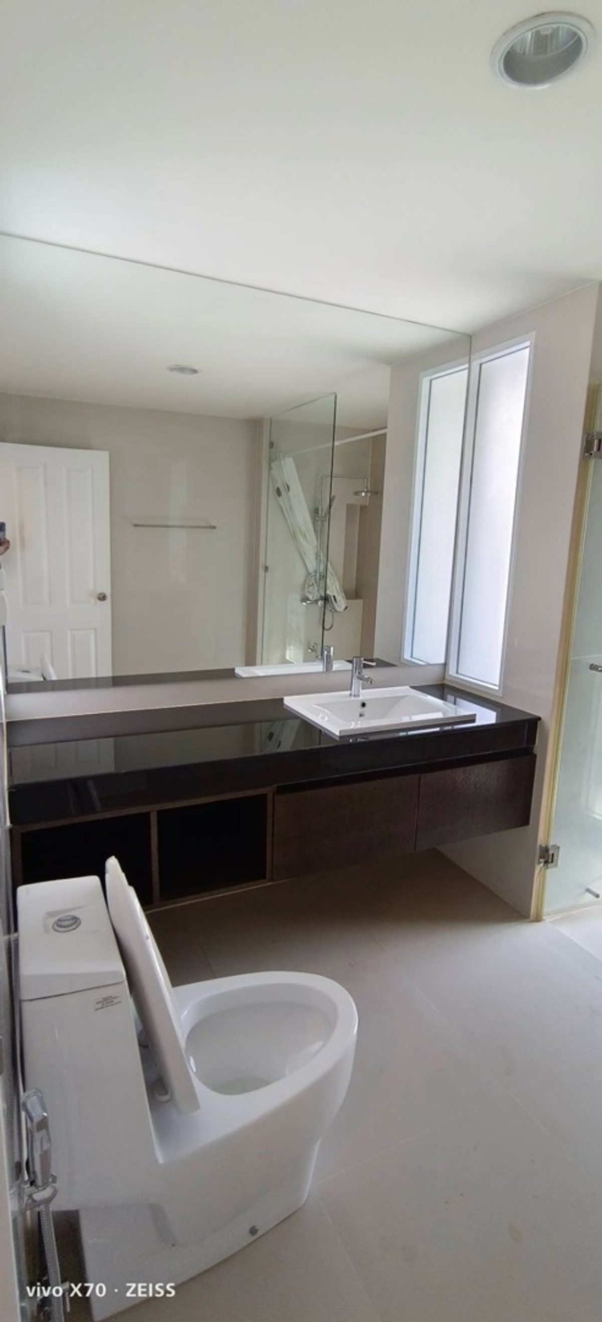 ให้เช่าบ้านสมุทรปราการ สำโรง : ให้เช่าบ้านเดี่ยว NARA BOTANIC SRINAKARIN ( นาราโบทานิค ศรีนครินทร์ )
🛏️ 3 ห้องนอน 🛁 3 ห้องน้ำ 🚗 2 ที่จอดรถ ขนาด 50 ตรว. พื้นที่ใช้สอย 185 ตรม. ✨ ราคา 65,000 บาท ✨ 