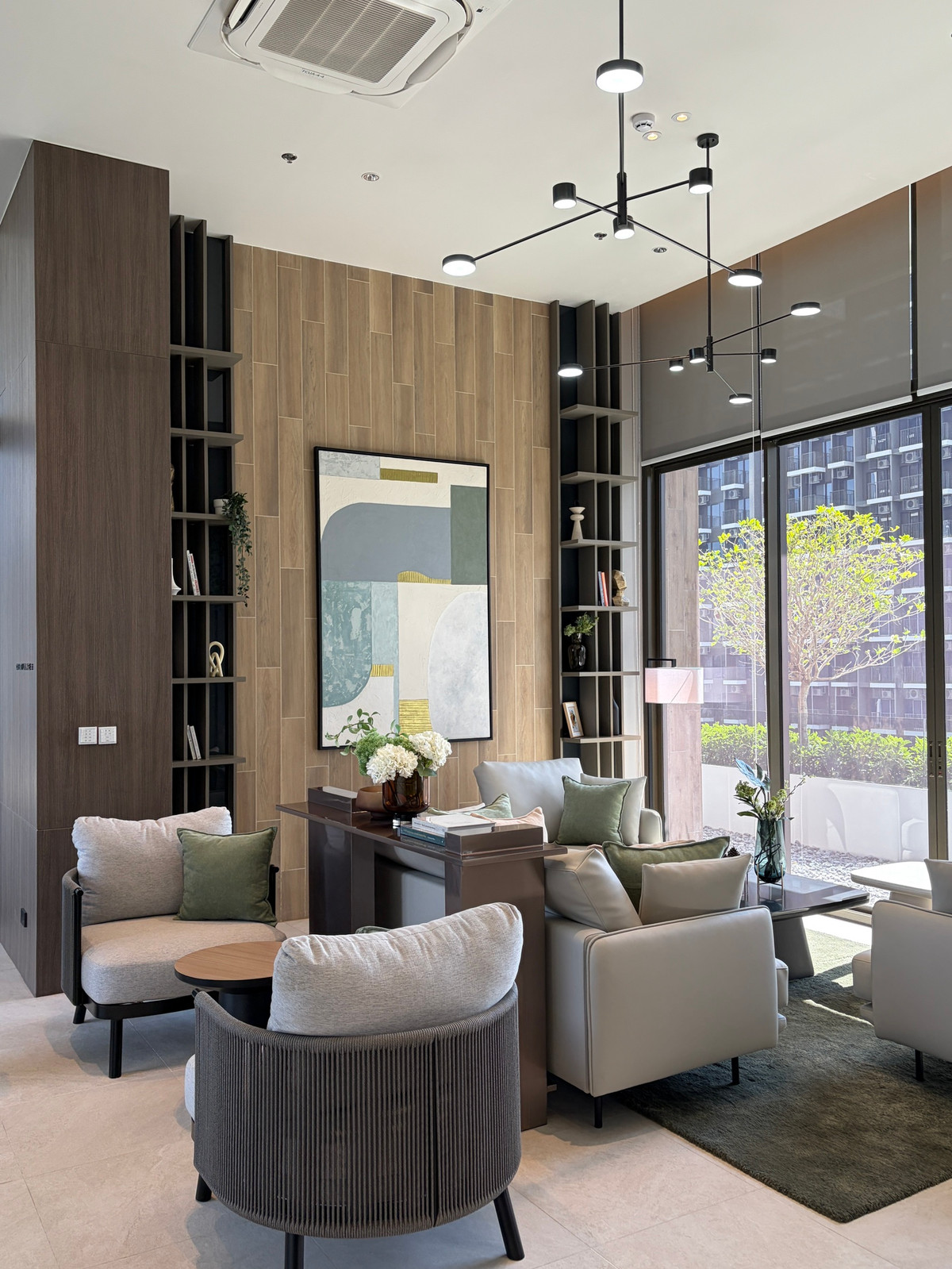 ให้เช่าคอนโดเลียบทางด่วนรามอินทรา : ✨ ปล่อยเช่าคอนโด Noble Create รามอินทรา – เกษตรนวมินทร์  วิวสระ | ห้องสวยสไตล์มินิมอล | พร้อมอยู่