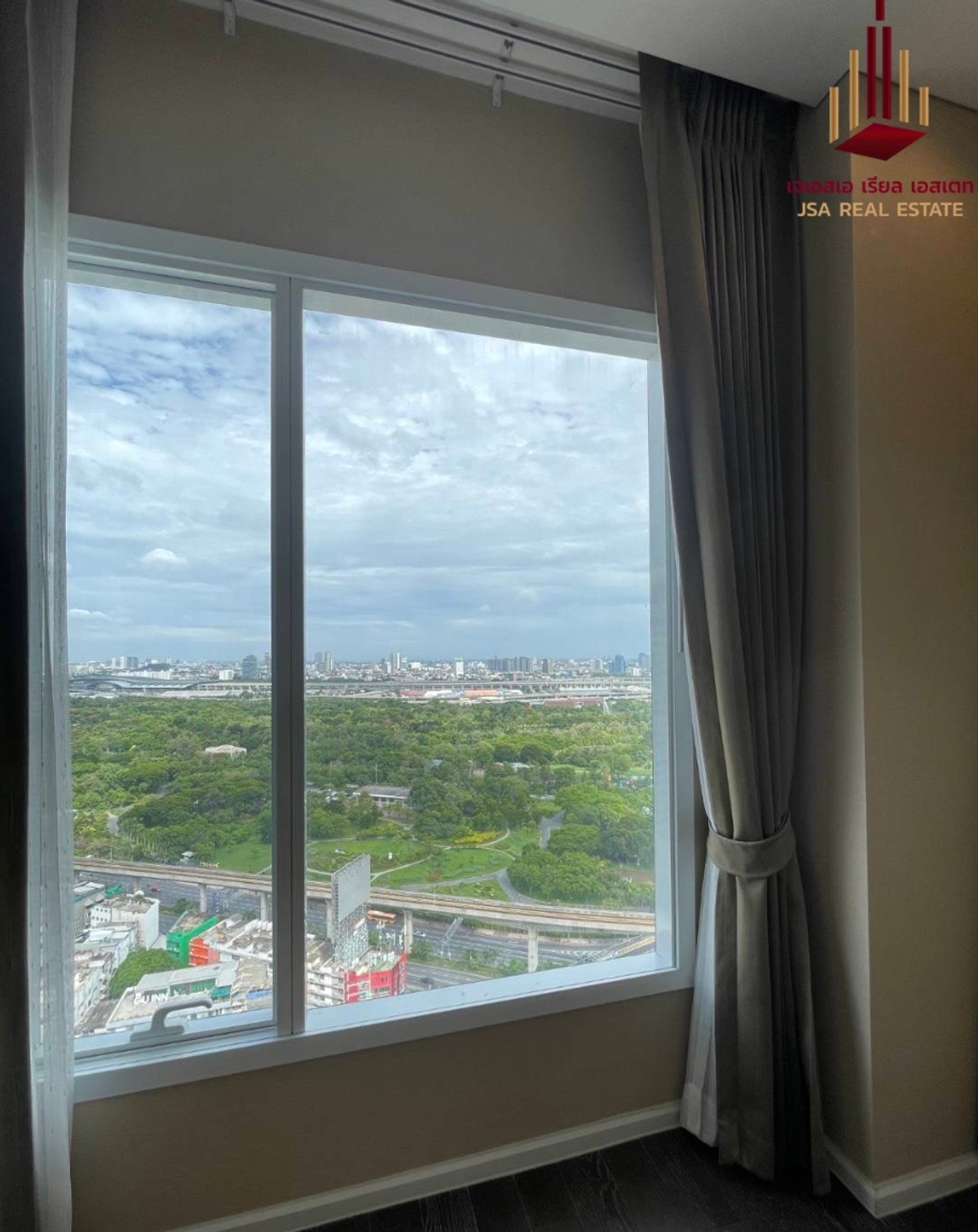 For SaleCondoLadprao, Central Ladprao : ✨ For Sale: The Saint Residences Condo ✨ 💰 Only 8,650,000 THB, best price, full garden view, there is a room ready to make an appointment to view. If interested, contact Mr. James Mar.