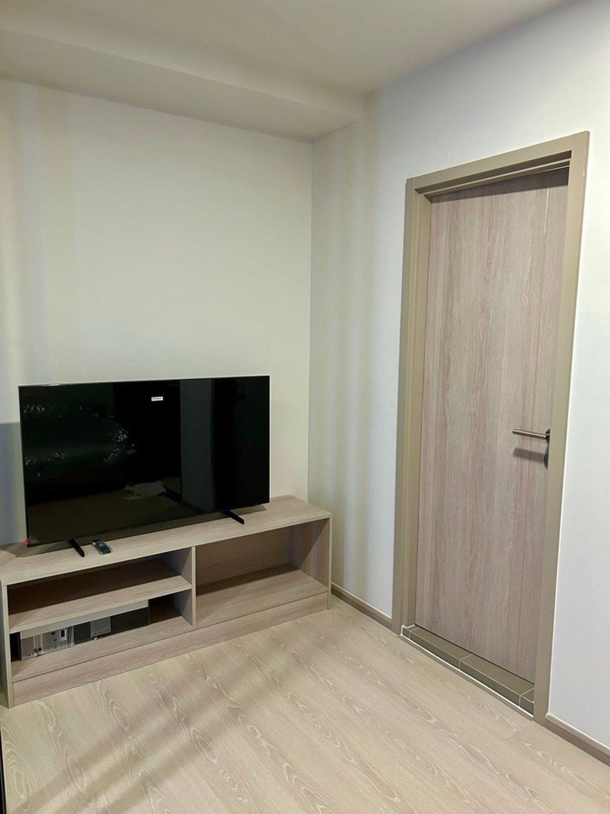 ให้เช่าคอนโดปทุมธานี รังสิต ธรรมศาสตร์ : ให้เช่า Dcondo Shine 