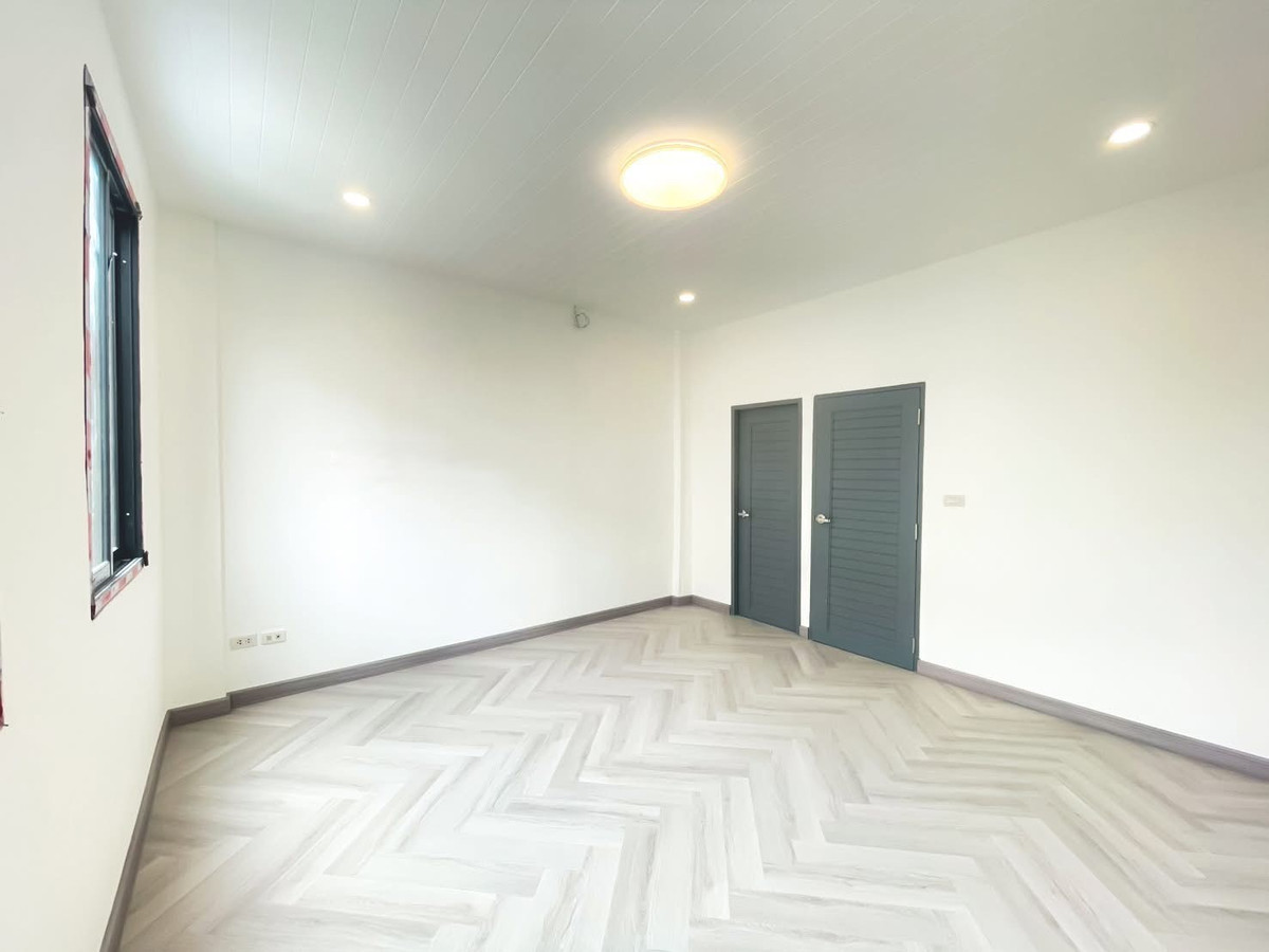 ขายทาวน์โฮมโชคชัย4 ลาดพร้าว71 : CB074♛♚ทาวน์เฮ้าส์ 4 ห้องนอน ขาย⚝ลาดพร้าว♜MRT ลาดพร้าว 83∞065-9423251,099-5919653▚Line@sureresidence