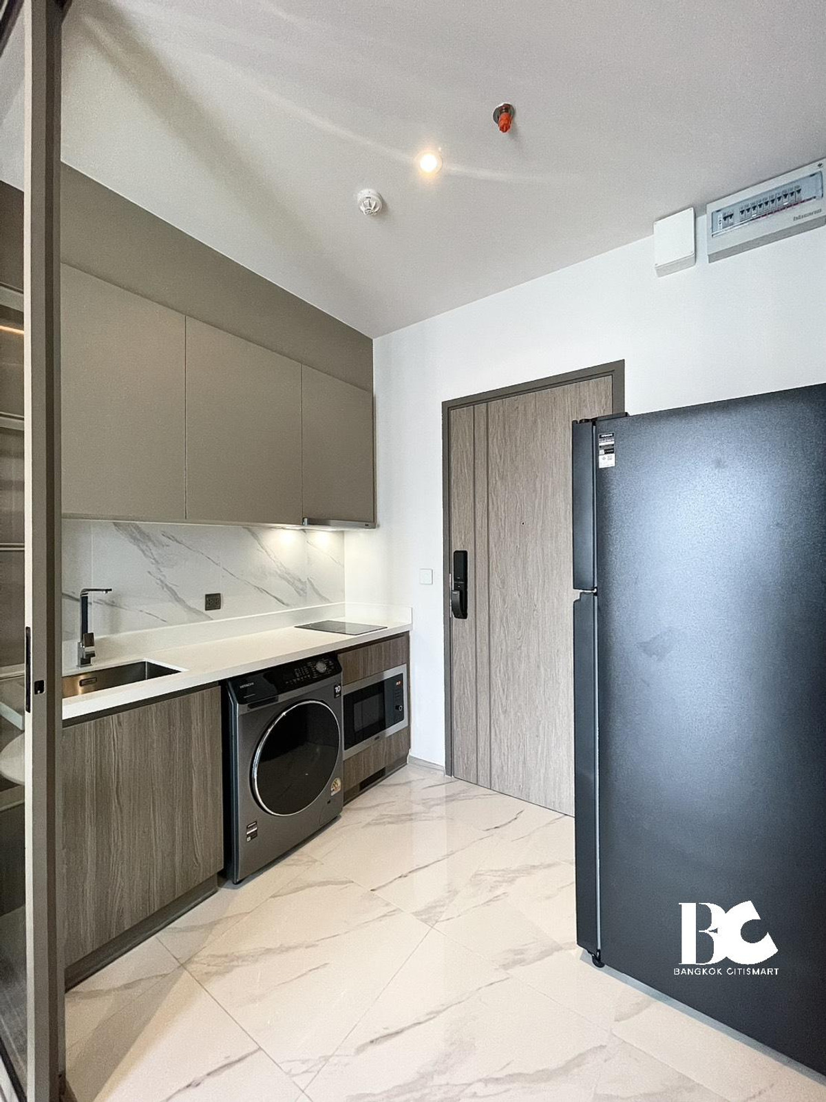 For RentCondoSukhumvit, Asoke, Thonglor : 🔥 Hot Deal 1 bedroom plus for rent at Rhythm ekkamai estate 🔥