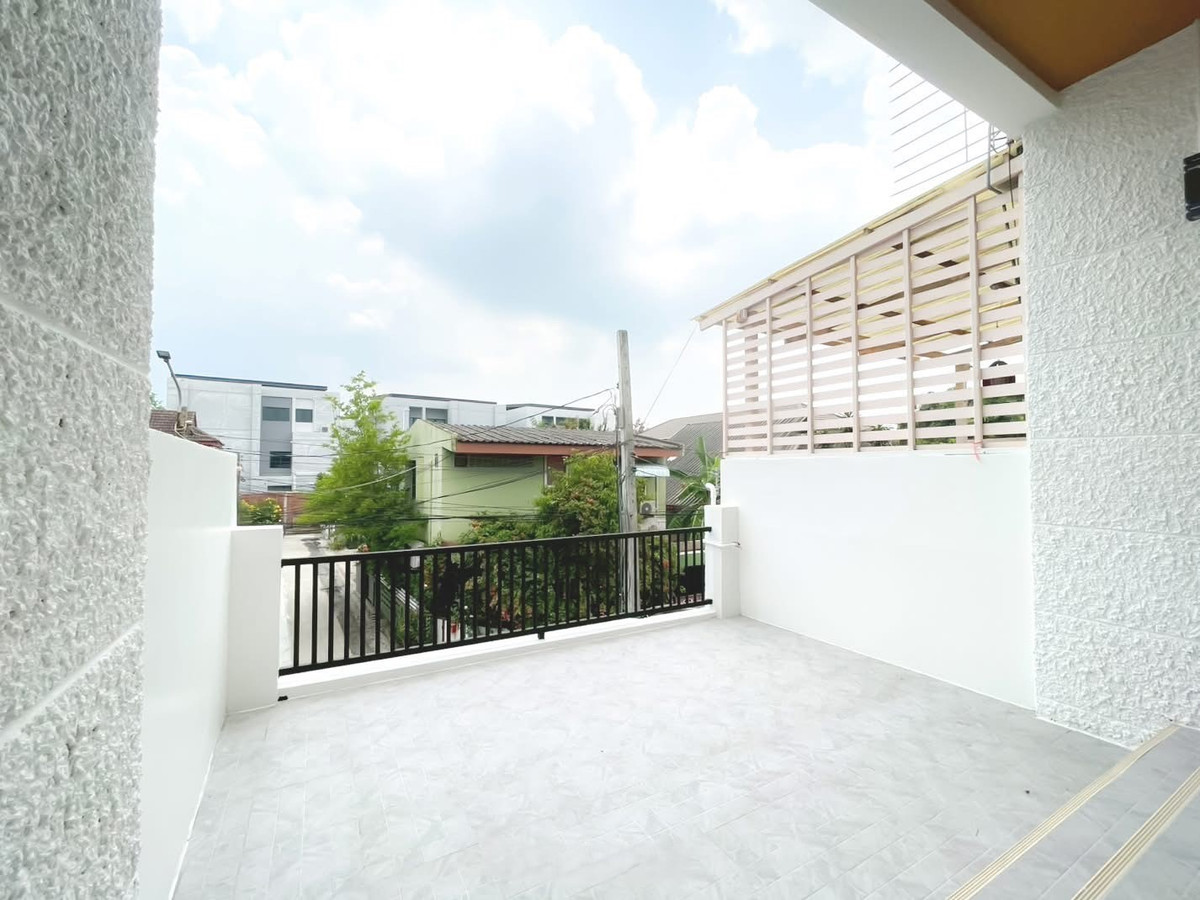 ขายทาวน์โฮมโชคชัย4 ลาดพร้าว71 : CB074♛♚ทาวน์เฮ้าส์ 4 ห้องนอน ขาย⚝ลาดพร้าว♜MRT ลาดพร้าว 83∞065-9423251,099-5919653▚Line@sureresidence