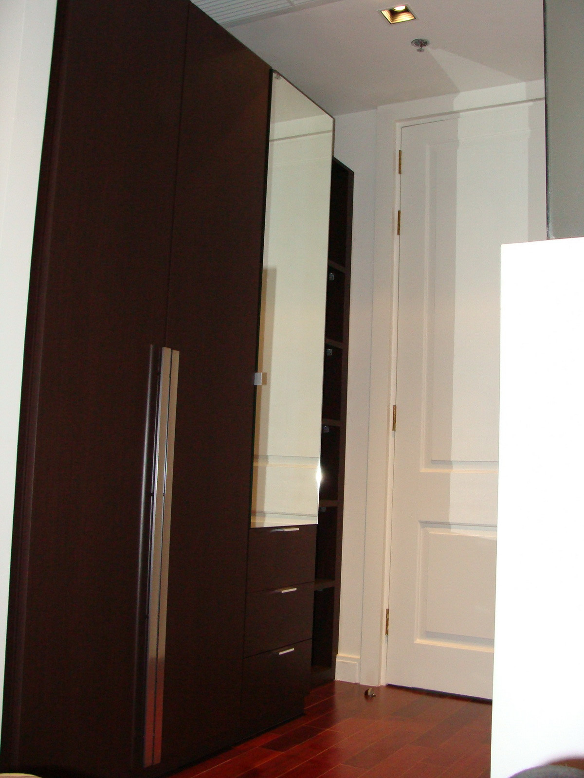 For RentCondoWitthayu, Chidlom, Langsuan, Ploenchit : Luxury condo for rent, Athenee Residence Ploenchit, 2 bedrooms, area 132 sq m., with hotel-level amenities, near BTS Ploenchit.