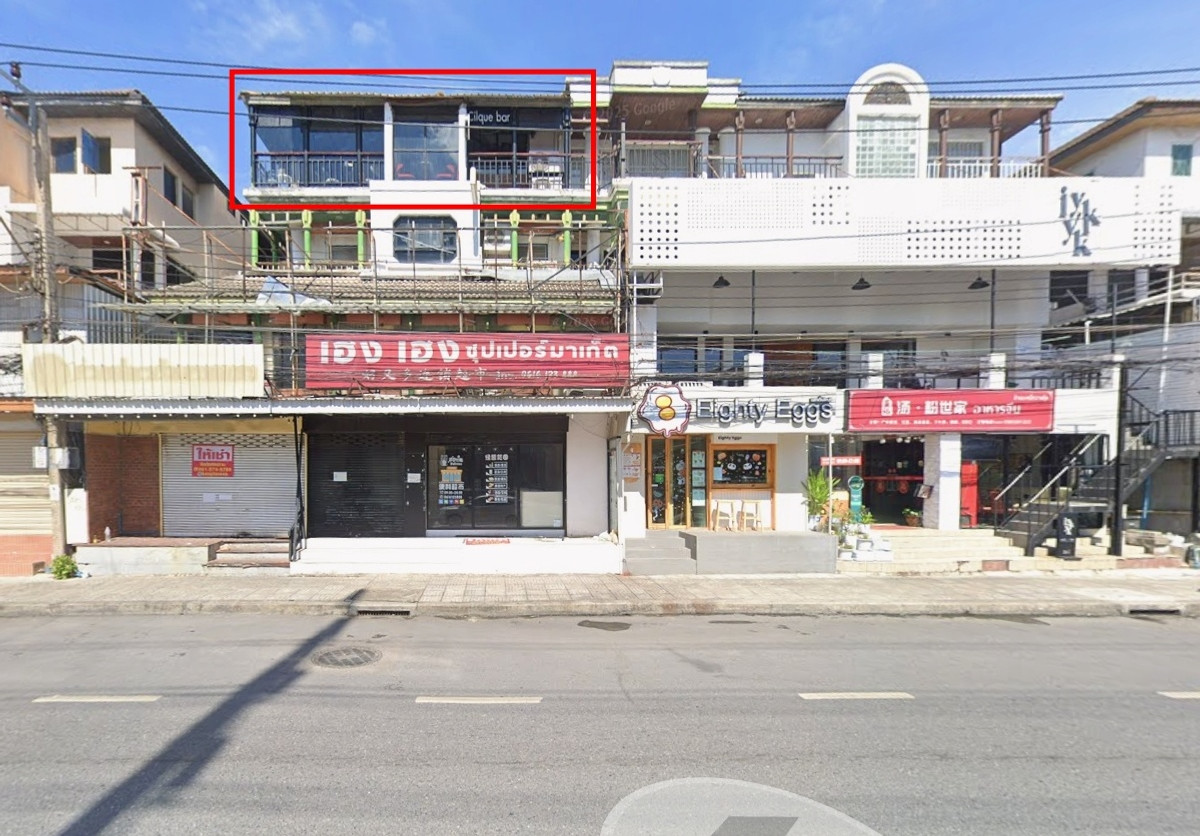 For RentRetail SpacePattanakan, Srinakarin : Rooftop for rent Town in Town area, as is, no lease fee, shop is next to the road. Only the rooftop