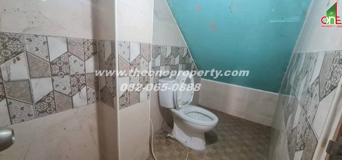 ขายอาคารพาณิชย์นครปฐม : อาคารพาณิชย์ 4.5 ชั้นหลังริม 20 ตรว. ซ.เพชรเกษม99แยก2 ถ.เพชรเกษม ต.อ้อมใหญ่ อ.สามพราน จ.นครปฐม