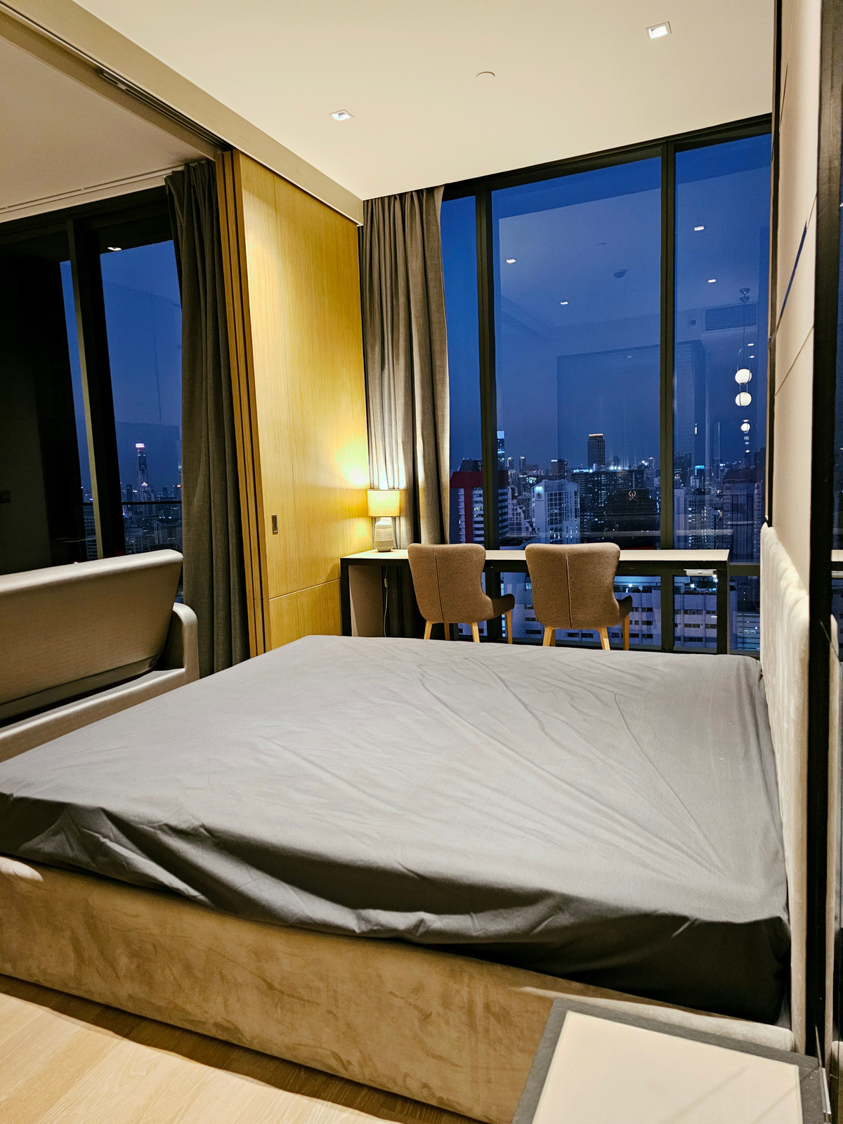 For RentCondoSilom, Saladaeng, Bangrak : แอสตัน สีลม  ให้เช่า 1 นอน 1 น้ำ พื้นที่ 50 ตรม  36,000 บาท สนใจโทร น้อง 096-2615656 พร้อมให้นัดหมายเข้าชมทุกวัน  Ashton Silom 1bed 1 bath 50 Sq,m Rental price 36,000 Baht   call Nong 096-2615656 Ready to touring everyday