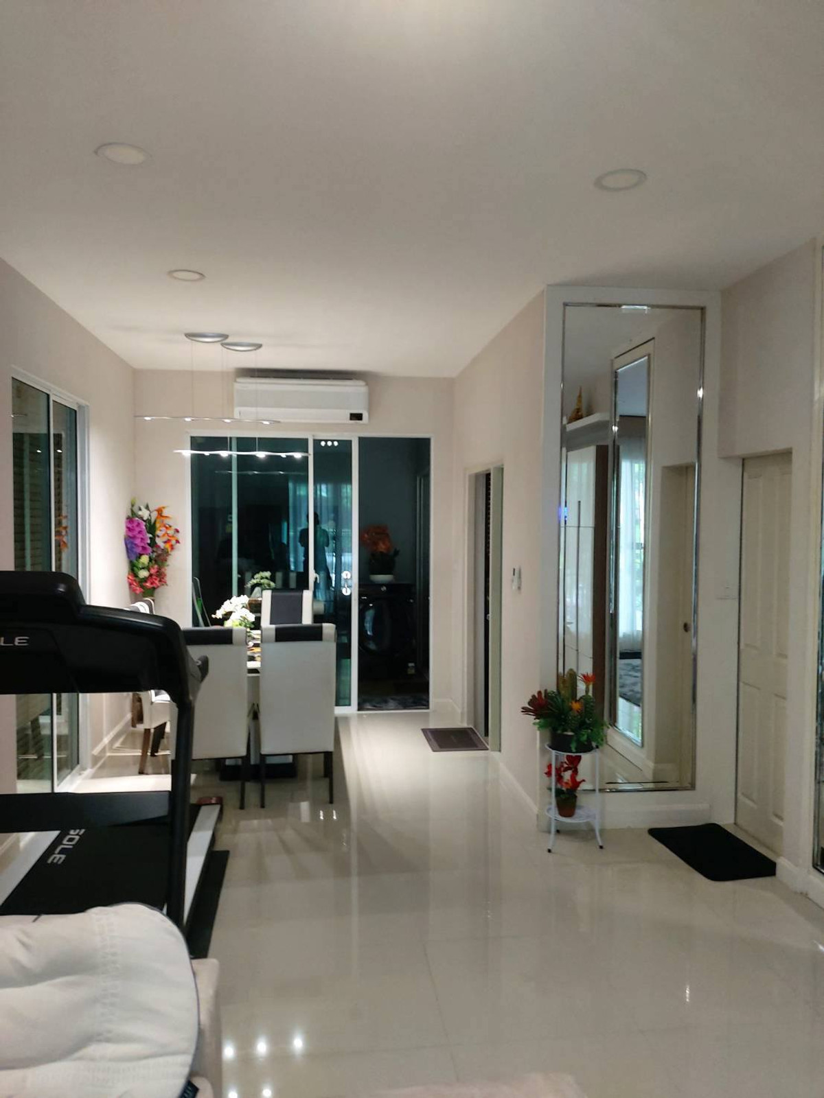 For RentTownhomeLadprao101, Happy Land, The Mall Bang Kapi : Townhouse for rent ✨ Baan Klang Muang Ladprao 87 ✨ 3 bedrooms, 4 bathrooms, corner unit, fully furnished and equipped with appliances.