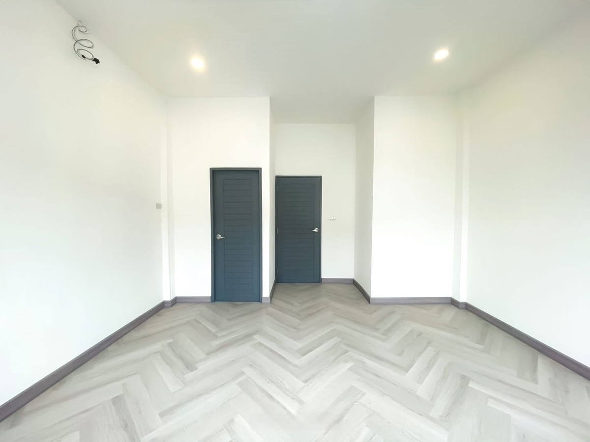 ขายทาวน์โฮมโชคชัย4 ลาดพร้าว71 : CB074♛♚ทาวน์เฮ้าส์ 4 ห้องนอน ขาย⚝ลาดพร้าว♜MRT ลาดพร้าว 83∞065-9423251,099-5919653▚Line@sureresidence