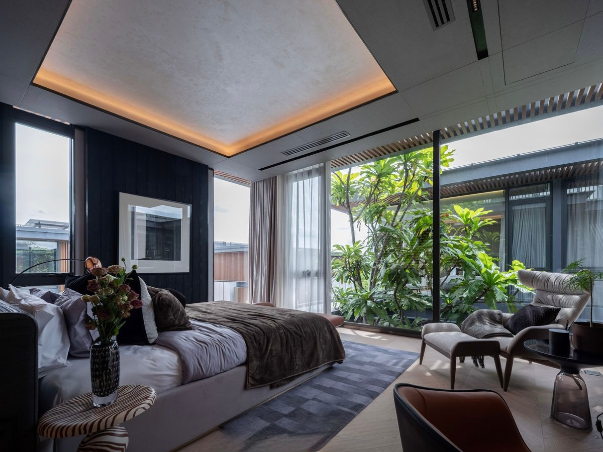 ขายบ้านบางซื่อ วงศ์สว่าง เตาปูน : Sonle Residences: 180sqwah 1,365sqm. 5bed 8bath 3storey private pool 260,000,000 Am: 0656199198