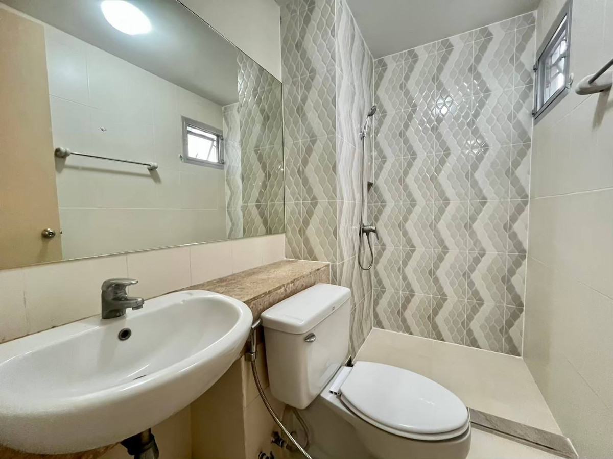 For RentCondoPattanakan, Srinakarin : For rent 66.49 sq m, Building B, 9th floor, 2 bedrooms, 2 bathrooms, The Parkland Srinakarin Condo.