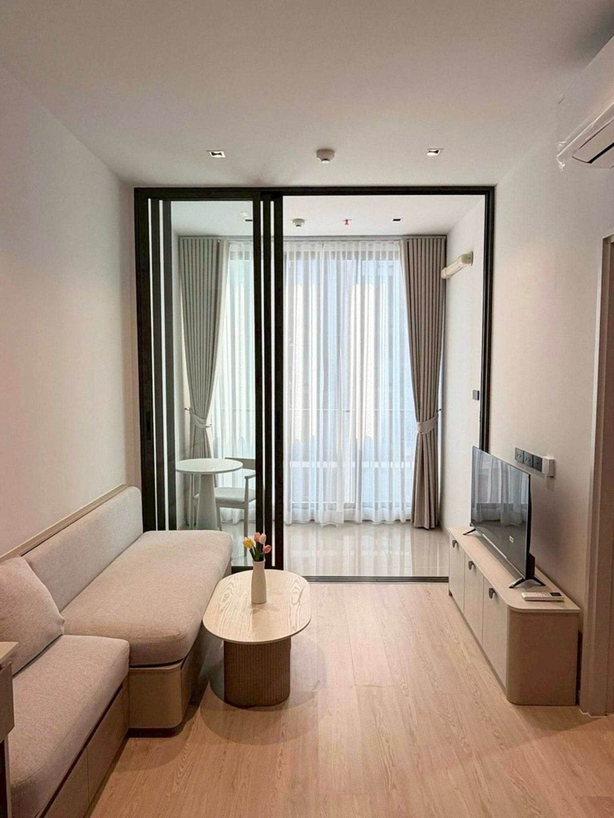 ให้เช่าคอนโดวงเวียนใหญ่ เจริญนคร : 💙@condocurator 💙 ให้เช่า Reference Sathorn - Wongwianyai ห้อง 1 Bed Plus เฟอร์นิเจอร์ครบ [PM4729]