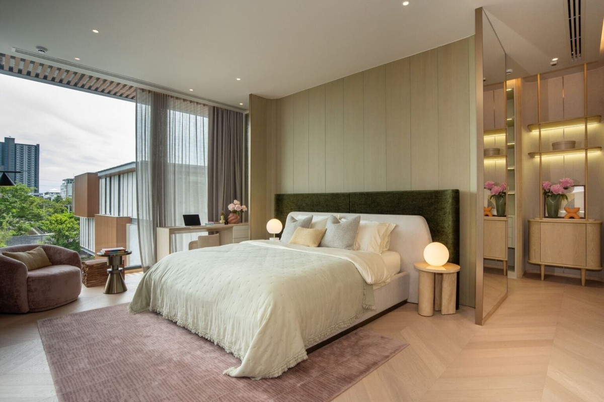 ขายบ้านบางซื่อ วงศ์สว่าง เตาปูน : Sonle Residences: 180sqwah 1,365sqm. 5bed 8bath 3storey private pool 260,000,000 Am: 0656199198