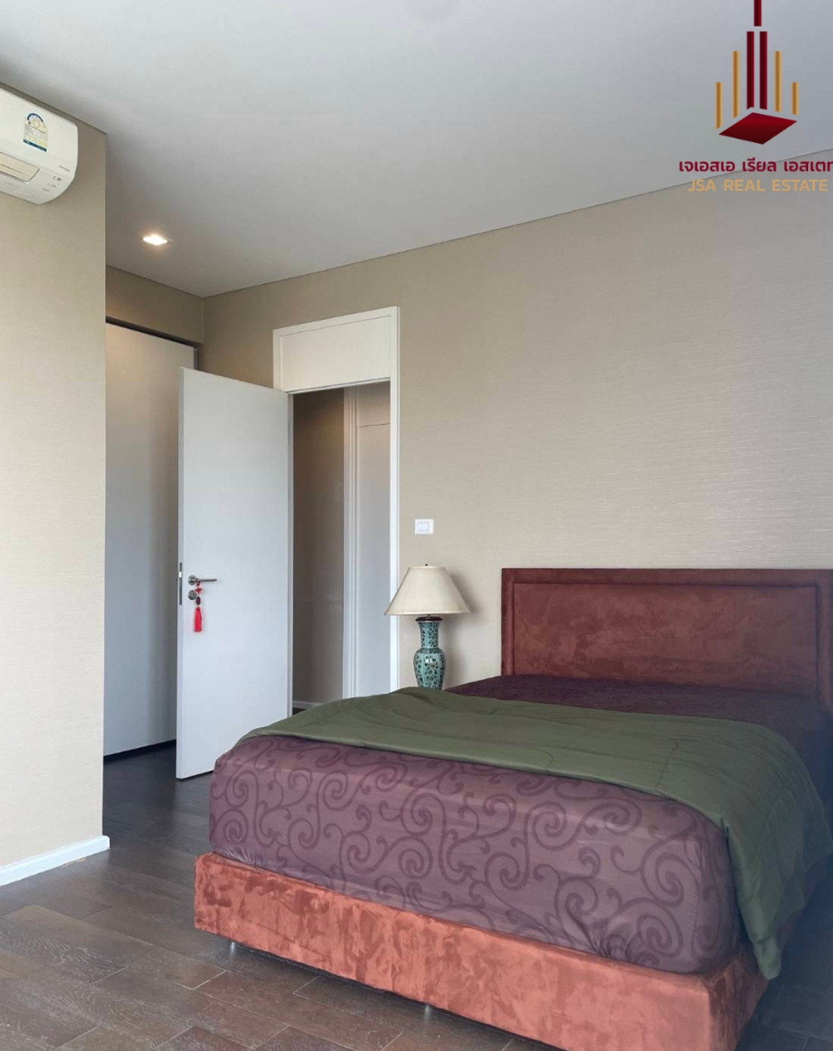 For SaleCondoLadprao, Central Ladprao : ✨ For Sale: The Saint Residences Condo ✨ 💰 Only 8,650,000 THB, best price, full garden view, there is a room ready to make an appointment to view. If interested, contact Mr. James Mar.