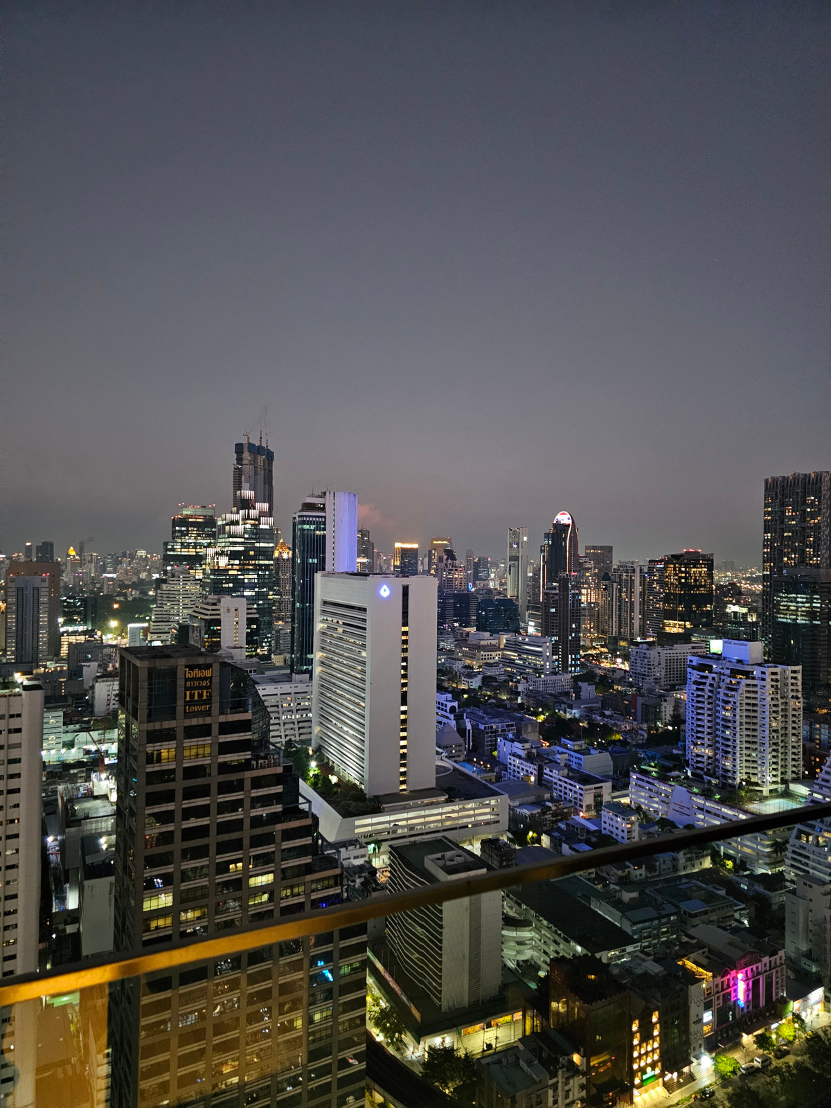 For RentCondoSilom, Saladaeng, Bangrak : แอสตัน สีลม  ให้เช่า 1 นอน 1 น้ำ พื้นที่ 50 ตรม  36,000 บาท สนใจโทร น้อง 096-2615656 พร้อมให้นัดหมายเข้าชมทุกวัน  Ashton Silom 1bed 1 bath 50 Sq,m Rental price 36,000 Baht   call Nong 096-2615656 Ready to touring everyday