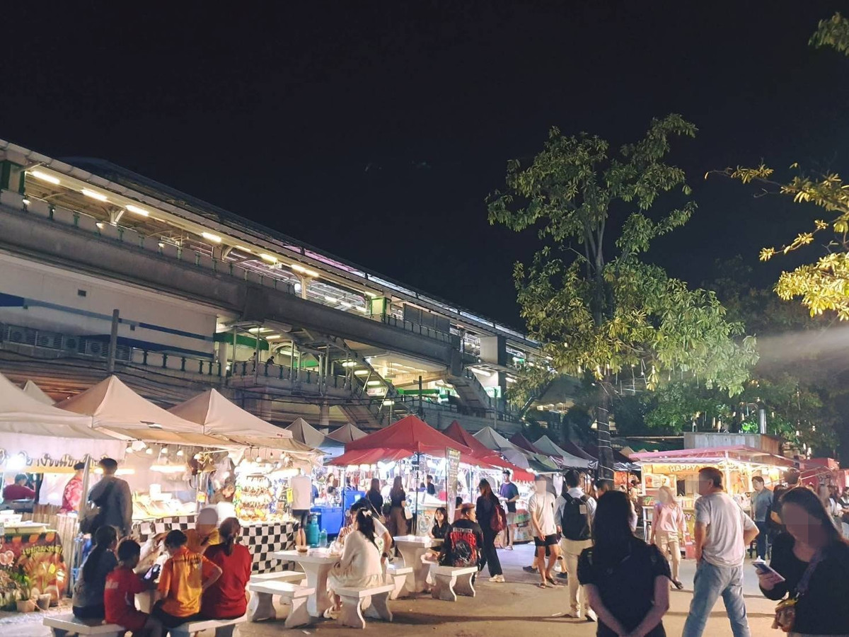 For LeaseholdRetail SpaceLadkrabang, Suwannaphum Airport : Urgent sale, Mu Katha Shop, 250,000 baht, Ton Sai Market branch, next to BTS Bearing, best value in the area.