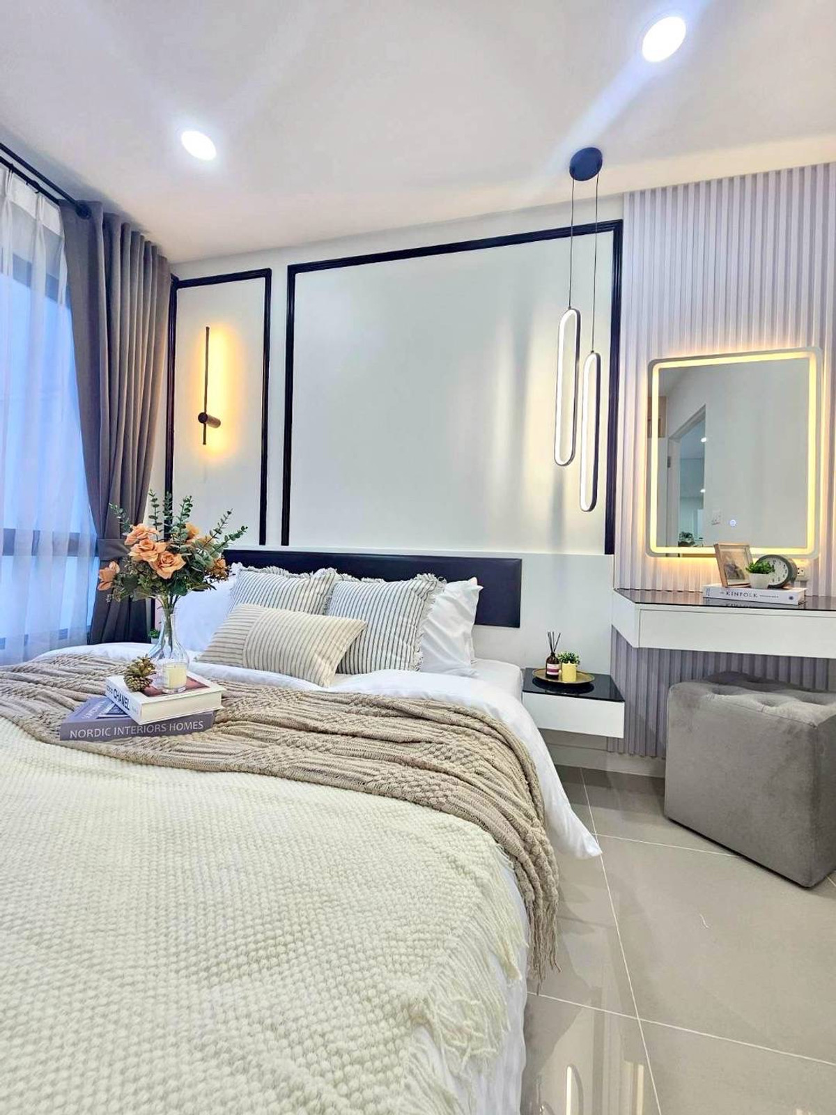 For SaleCondoBangna, Bearing, Lasalle : Selling at a loss: iCondo Lasalle Sukhumvit 105 BTS Bearing, next to Bangkok Patana International School, near BITEC Bangna, Chalerm Mahanakhon Expressway, Burapha Withi, Bangna intersection.