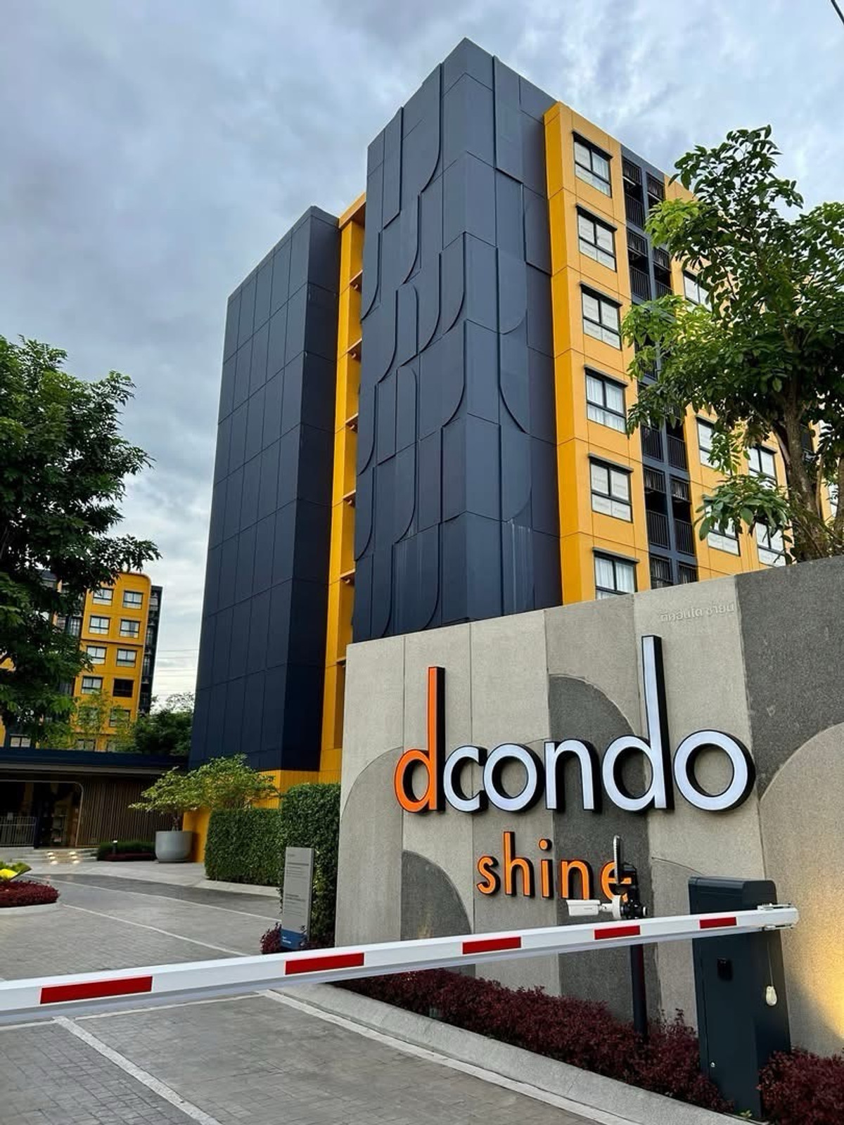 For RentCondoPathum Thani,Rangsit, Thammasat : For rent Dcondo Shine