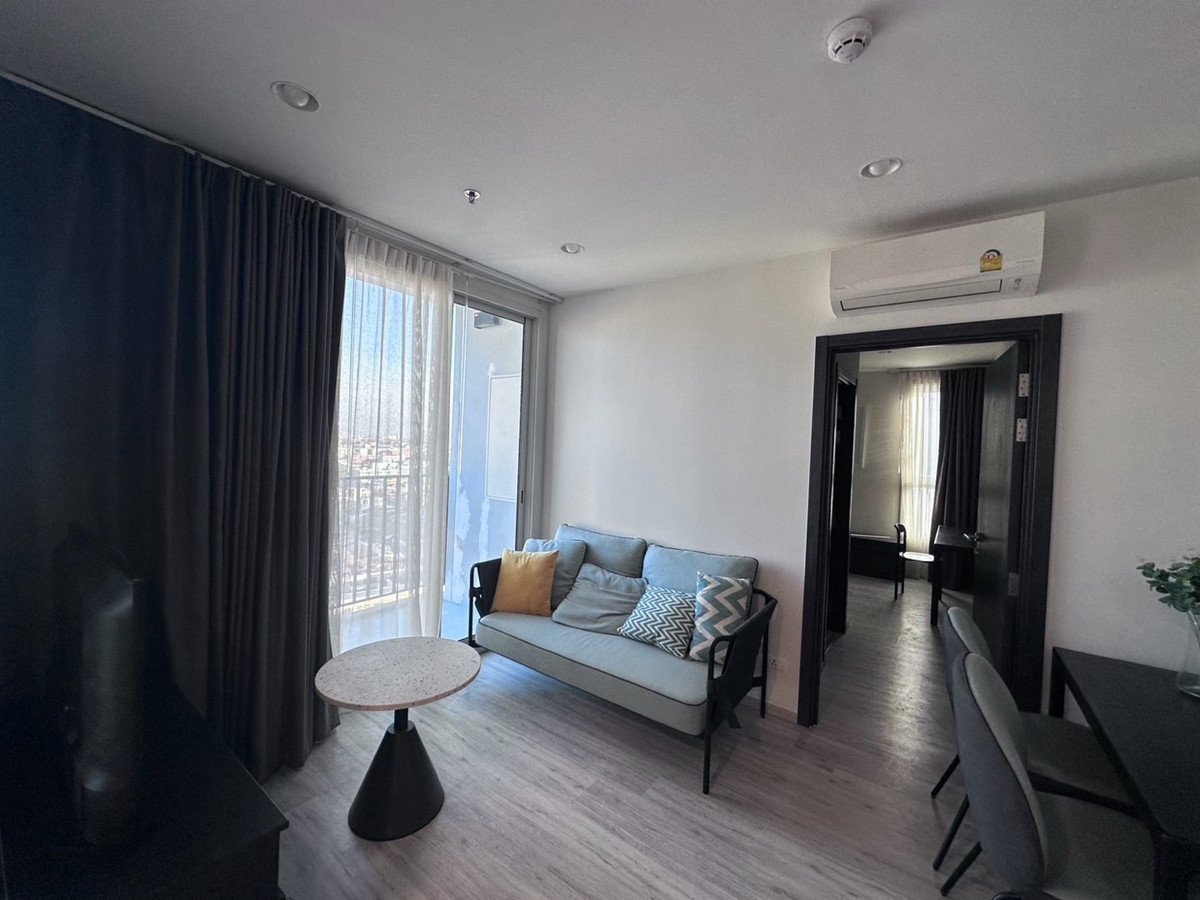 For RentCondoRatchadapisek, Huaikwang, Suttisan : 💙2 bedrooms, 2 bathrooms, XT Huai Khwang, corner room, good view, near Huai Khwang MRT, spacious, comfortable room, has a balcony.