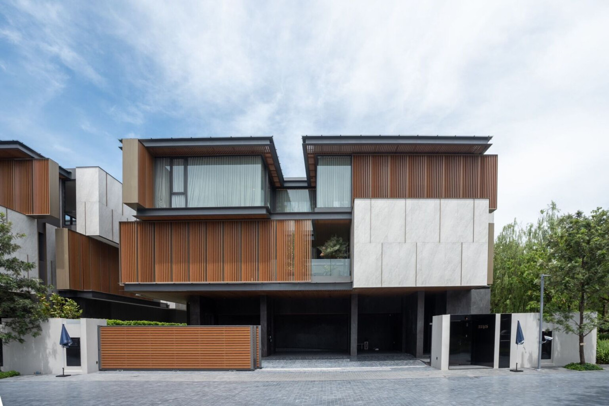 For SaleHouseBang Sue, Wong Sawang, Tao Pun : Sonle Residences: 180sqwah 1,365sqm. 5bed 8bath 3storey private pool 260,000,000 Am: 0656199198