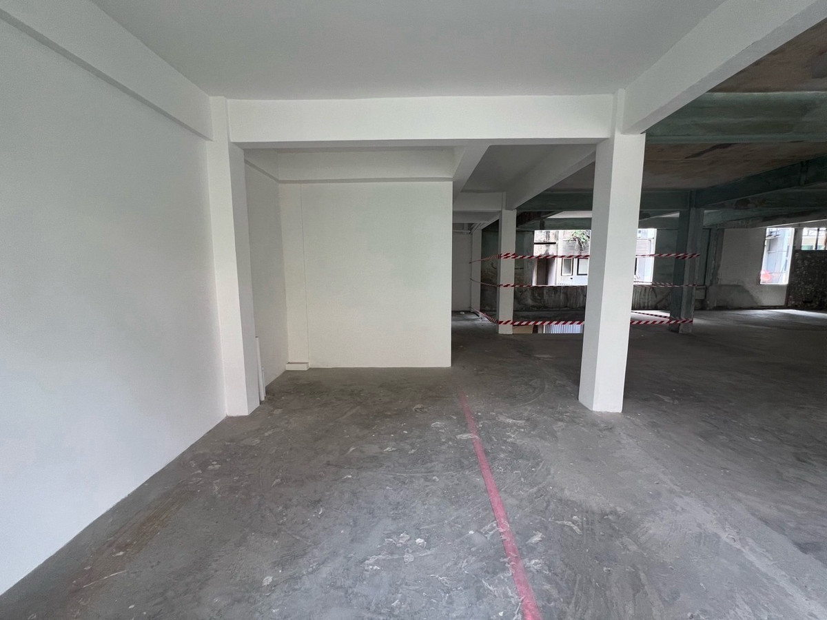 ให้เช่าร้านค้า/ตลาดนัดสีลม ศาลาแดง บางรัก : ปล่อยเช่า พื้นที่ธุรกิจ ศาลาแดง MRT สีลม 230 เมตร ใกล้ Dusit Central Park