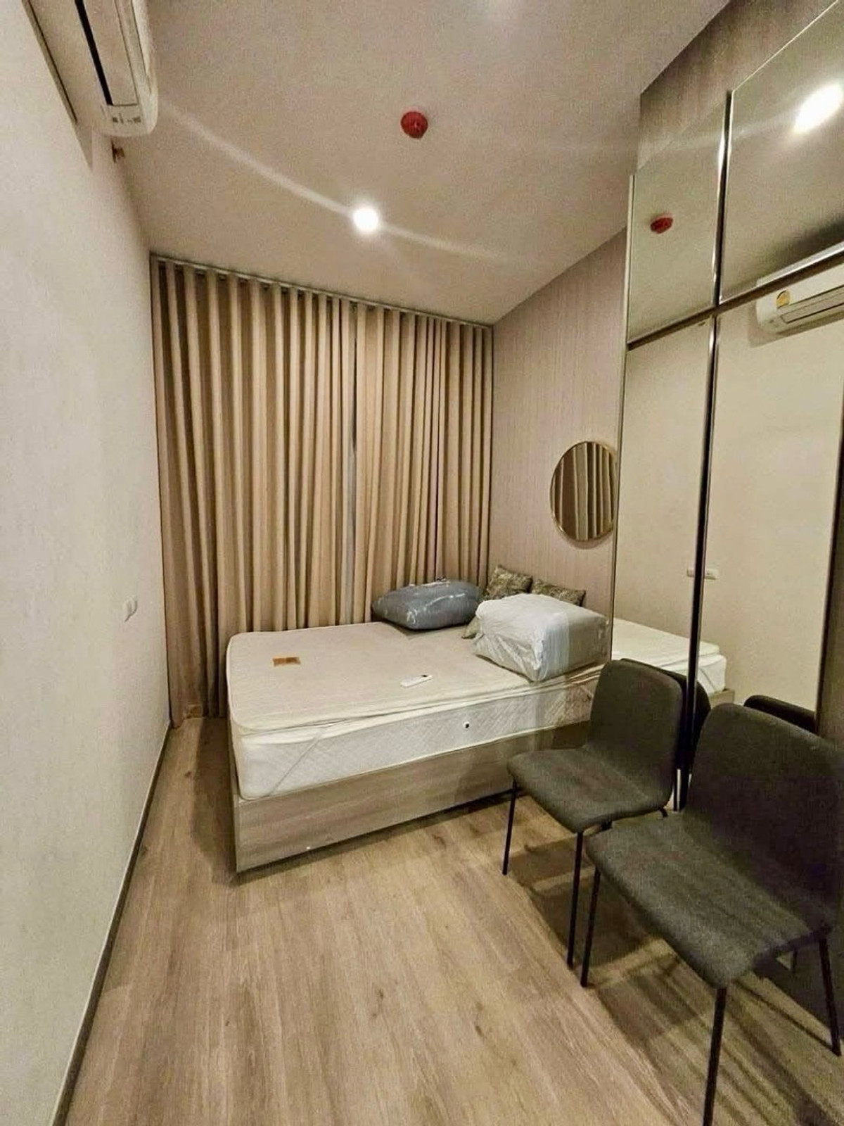 For RentCondoOnnut, Udomsuk : For rent, cheapest price Knightsbridge Prime Onnut, ready to move in, all room defects fixed, 30th floor, city view, good central area, very beautiful. Condo near BTS On Nut and department stores. Complete with electrical appliances and furniture, price 1