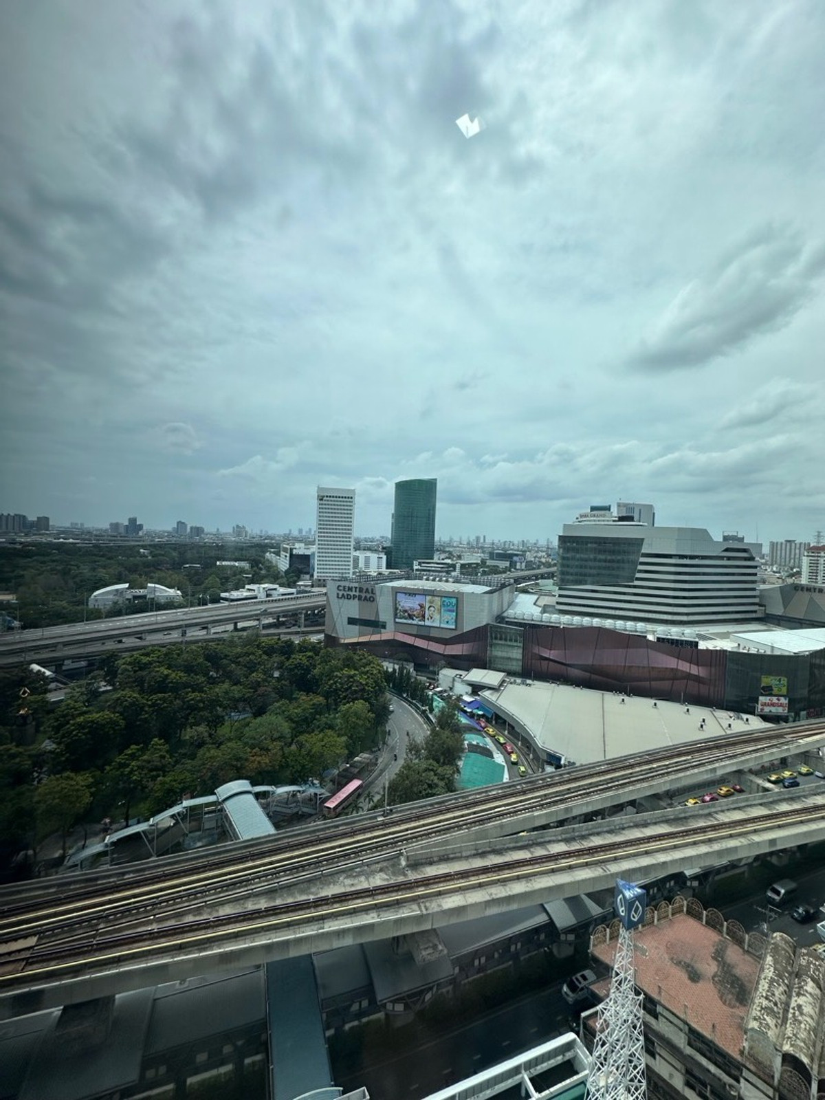 For SaleCondoLadprao, Central Ladprao : Corner Unit / Rare layout / North-facing