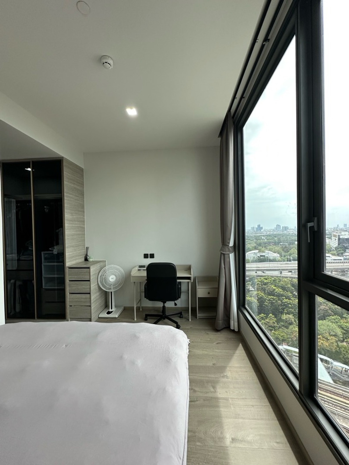 For SaleCondoLadprao, Central Ladprao : Corner Unit / Rare layout / North-facing