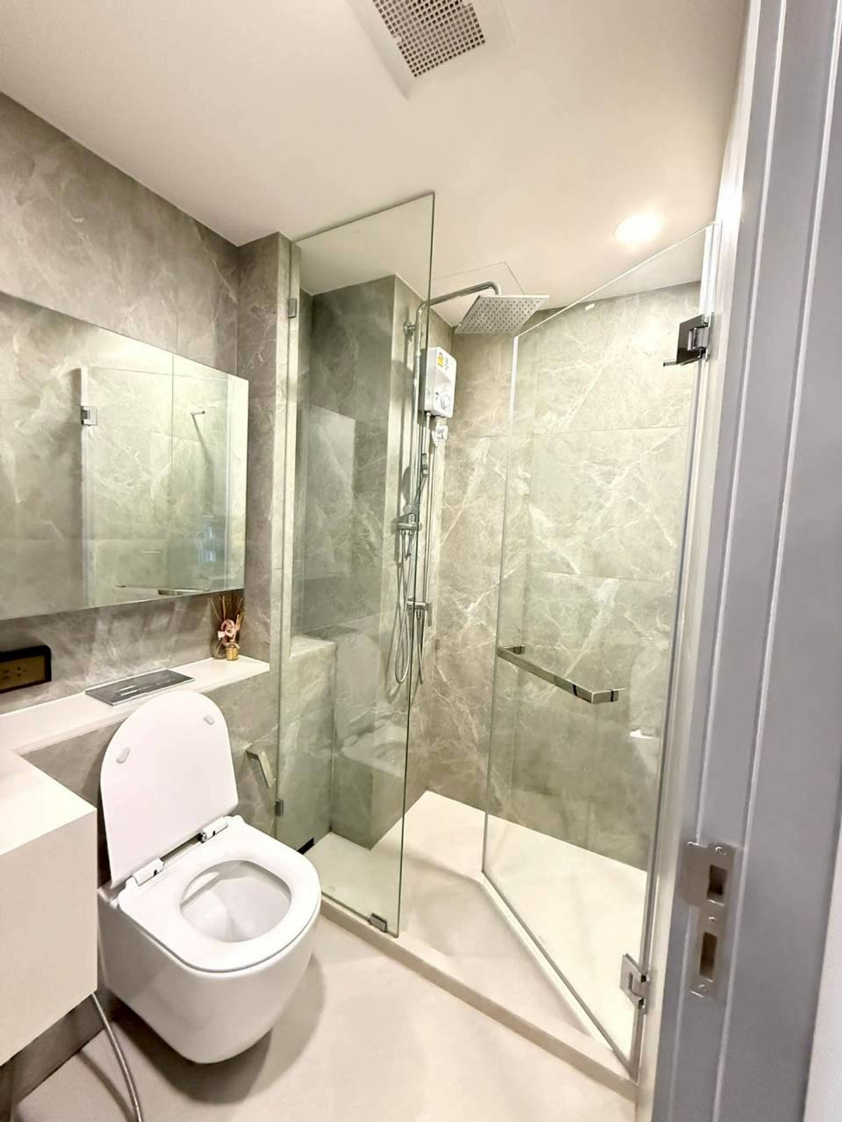 For RentCondoRatchadapisek, Huaikwang, Suttisan : ✅ SHB114 ✅ Line : @p2nproperty