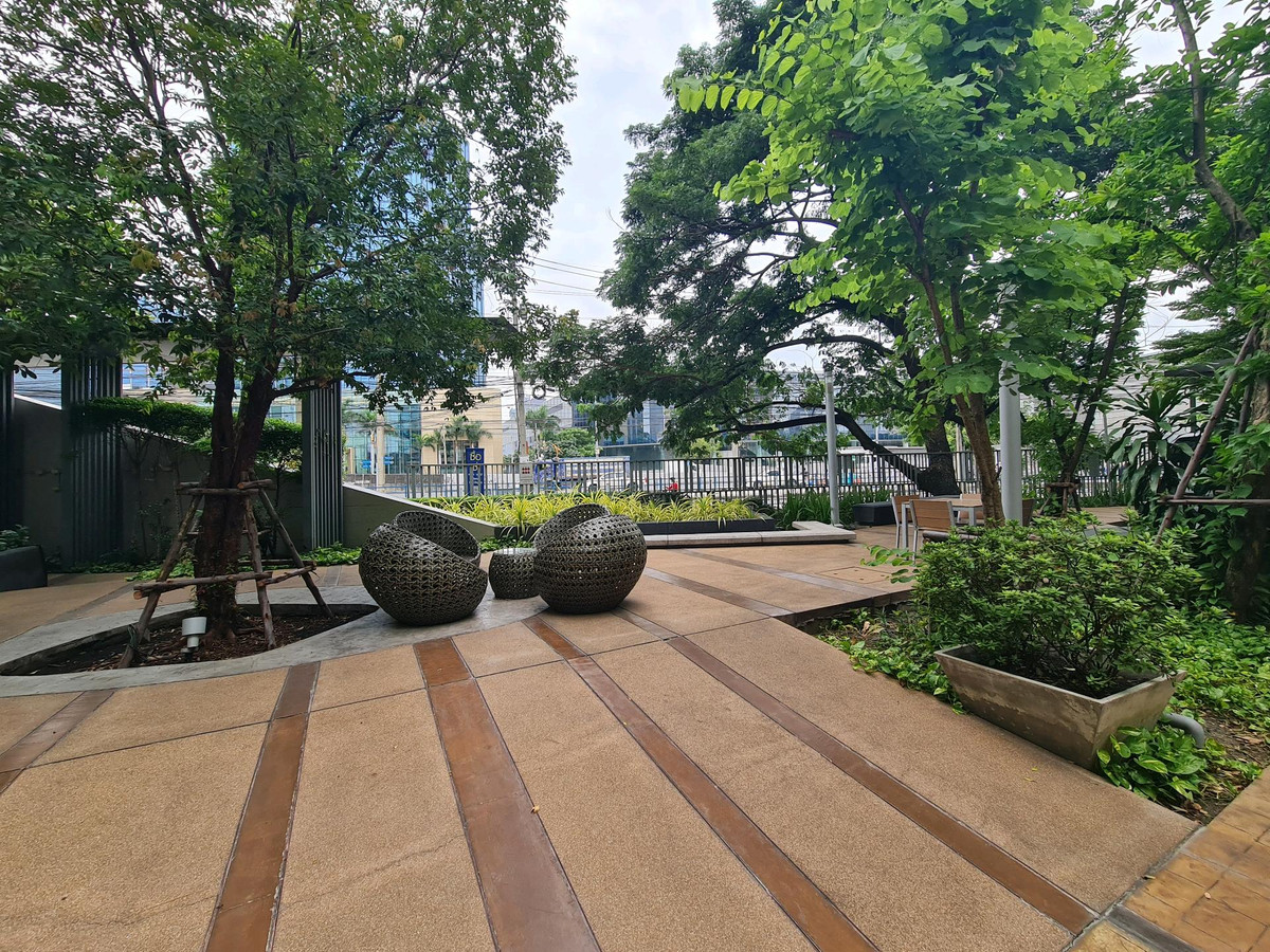 ให้เช่าคอนโดคลองเตย กล้วยน้ำไท : ให้เช่า คอนโดลุมพินี เพลส พระราม 4 - รัชดาภิเษก 1 ห้องนอน 26.5 ตร.ม สะอาด สงบ ติด MRT ศูนย์สิริกิต