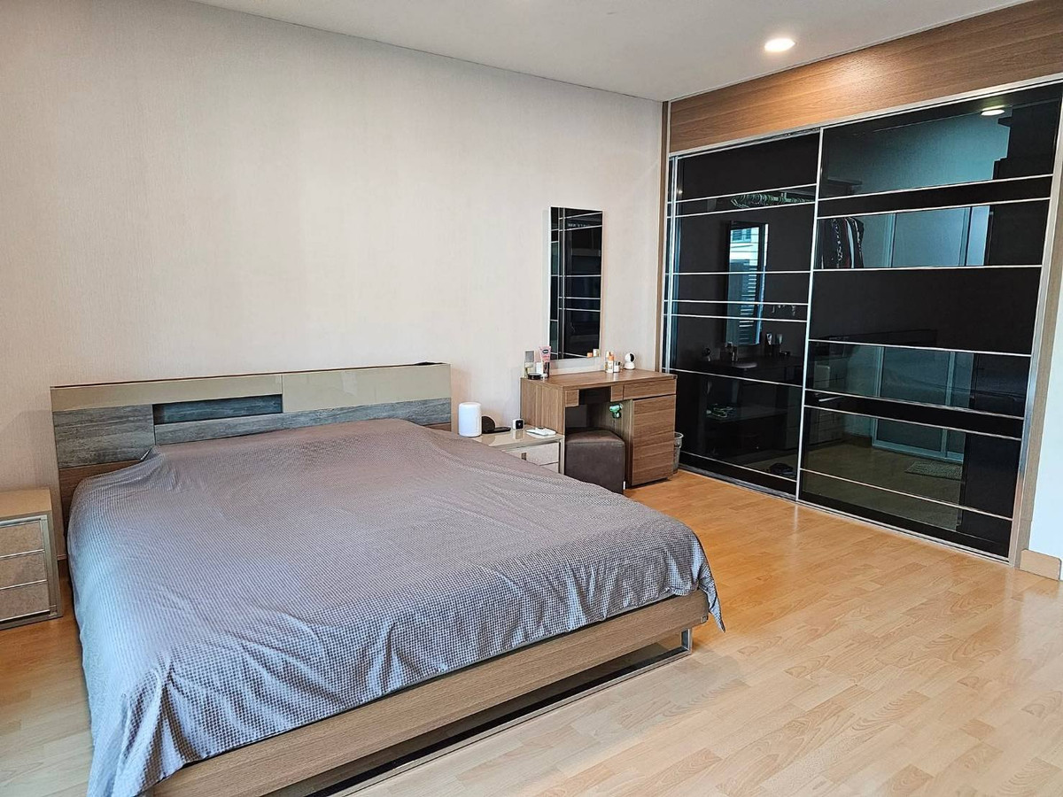 For RentTownhomeLadprao101, Happy Land, The Mall Bang Kapi : Townhouse for rent ✨ Baan Klang Muang Ladprao 87 ✨ 3 bedrooms, 4 bathrooms, corner unit, fully furnished and equipped with appliances.