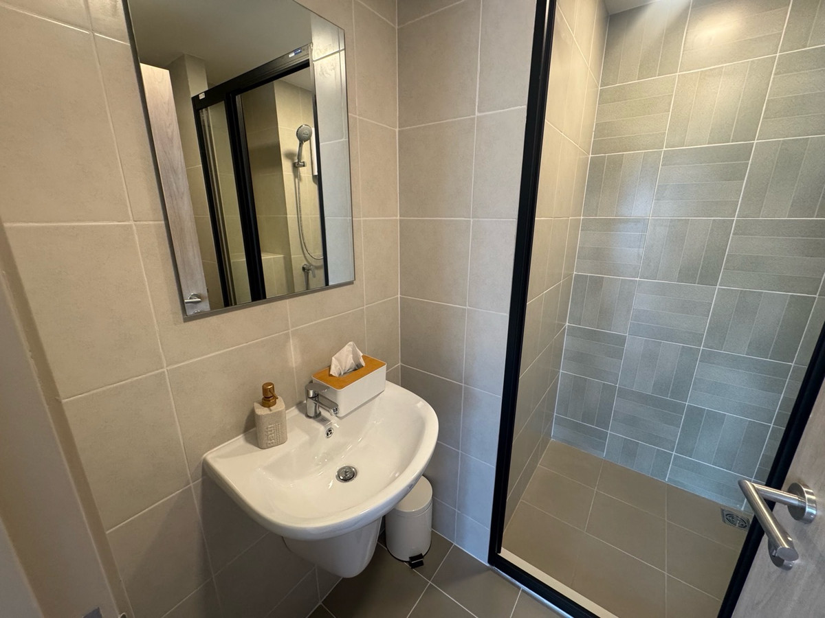 For SaleCondoPathum Thani,Rangsit, Thammasat : Urgent sale before transfer, Dcondo Vivid, size 25 sq m, price 1.97 million baht, with furniture, new room, contact 0869017364