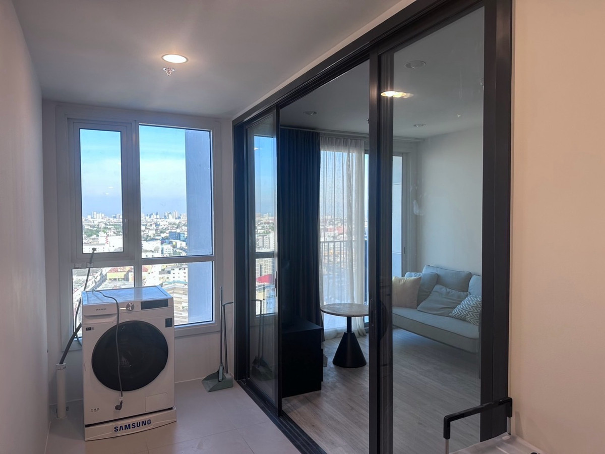 For RentCondoRatchadapisek, Huaikwang, Suttisan : 💙2 bedrooms, 2 bathrooms, XT Huai Khwang, corner room, good view, near Huai Khwang MRT, spacious, comfortable room, has a balcony.