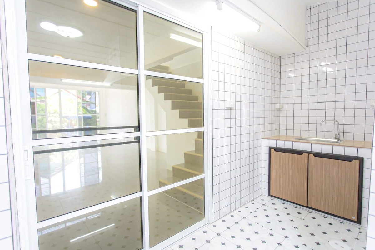 ขายอาคารพาณิชย์นวมินทร์ รามอินทรา : CB010♛♚อาคารพาณิชย์ ขาย 2 ห้องนอน⚝นวมินทร์♜ใกล้ตลาดปัฐวิกรณ์∞099-5919653,065-9423251▚Line@sureresidence