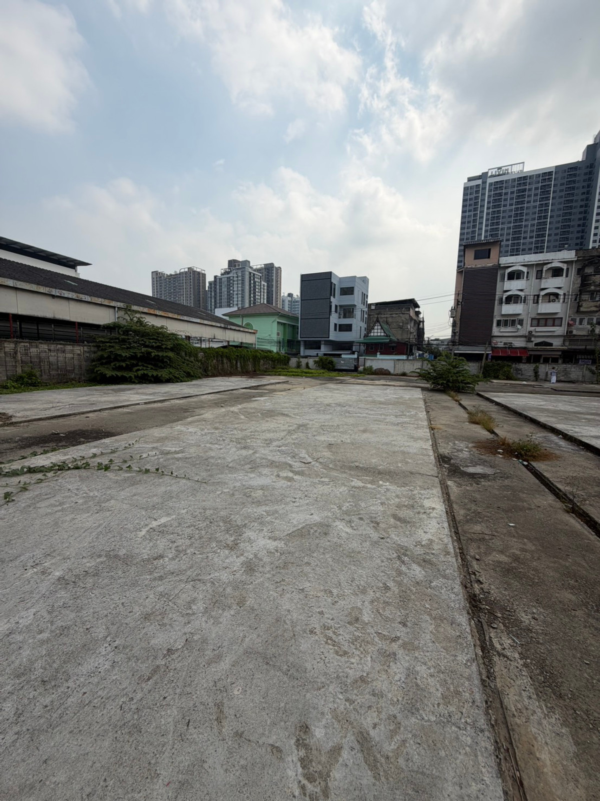 For SaleLandBang kae, Phetkasem : Land for sale 929 sq m 140 million