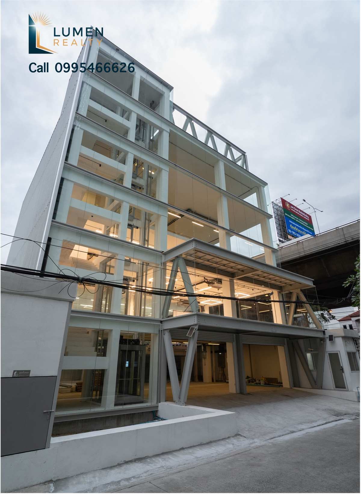 โชว์รูมพระราม 9 เพชรบุรีตัดใหม่ RCA : 🏢 [ขาย/เช่า] อาคารสำนักงาน & โชว์รูม 6 ชั้น ย่านพระราม 9 — ทำเลทอง ติดทางด่วน วิวพาโนรามา! ✨